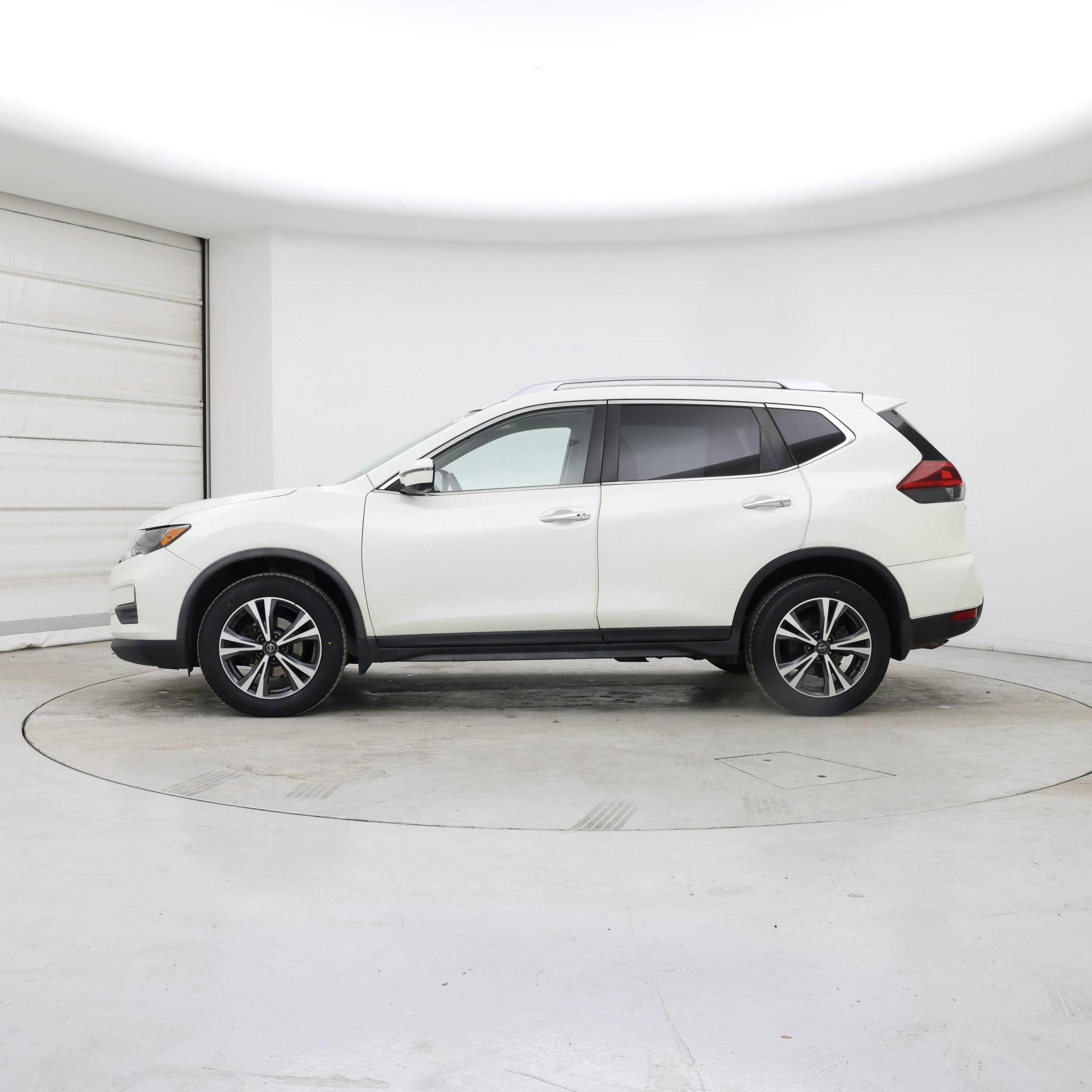 Thumbnail: 2019 Nissan Rogue - 3