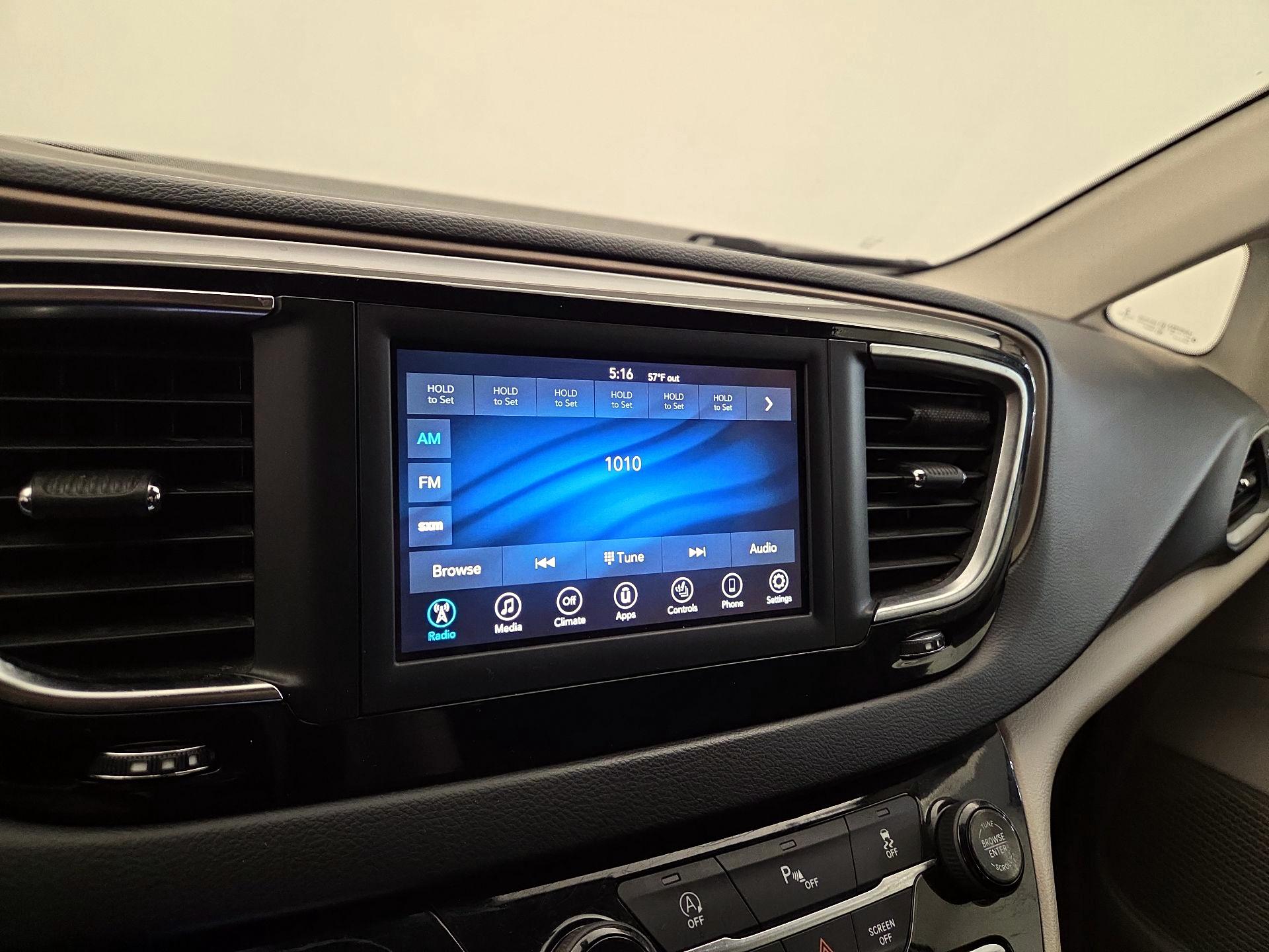 Thumbnail: 2019 Chrysler Pacifica - 15