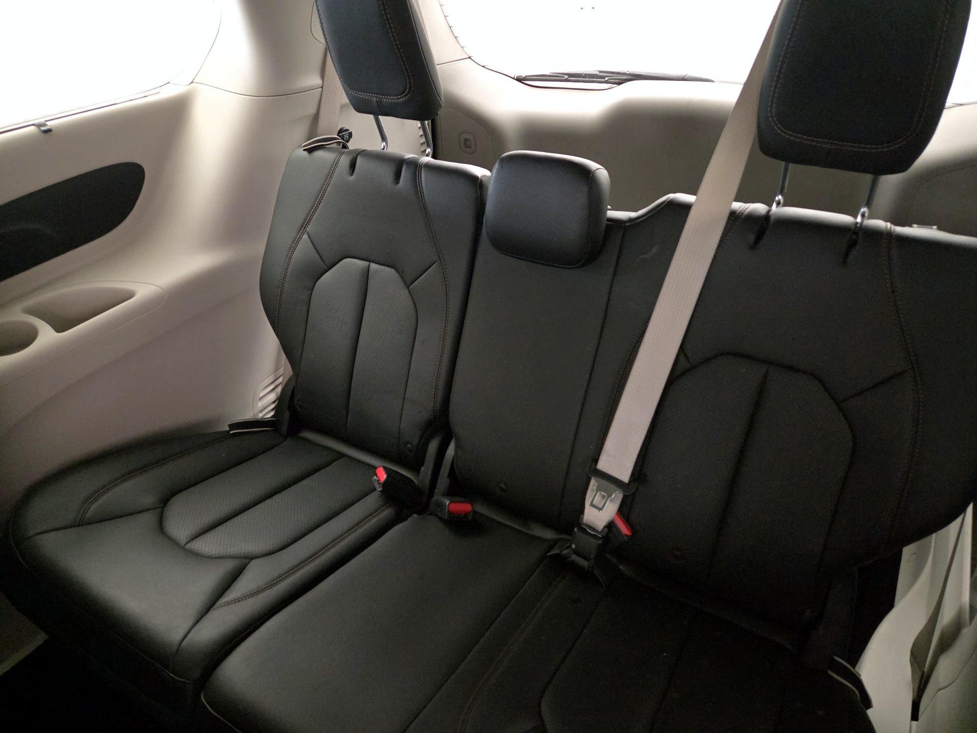 Thumbnail: 2019 Chrysler Pacifica - 20