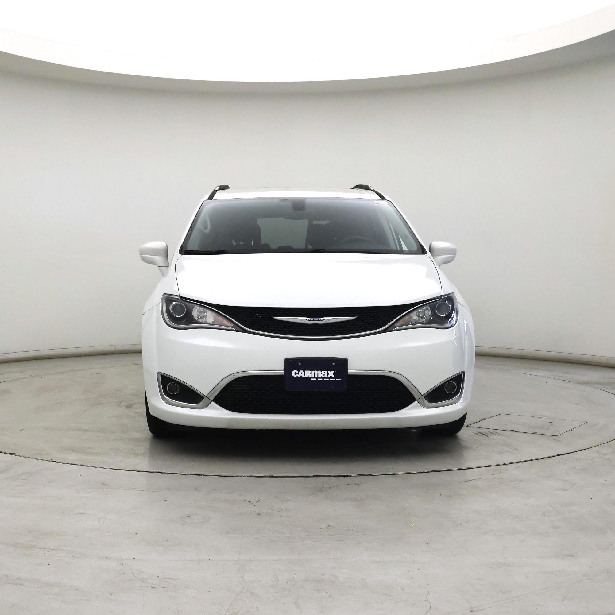 Thumbnail: 2019 Chrysler Pacifica - 5