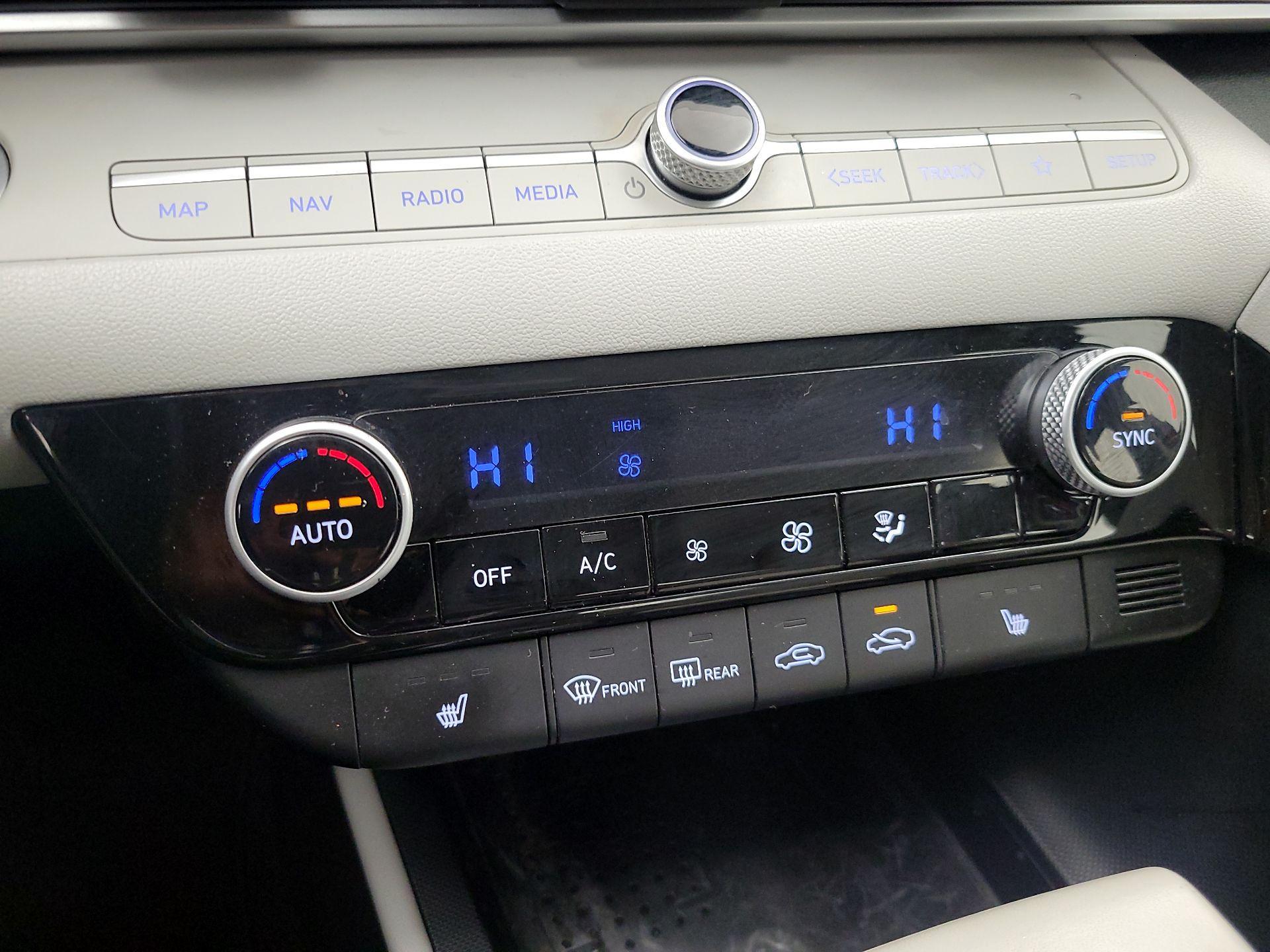 Thumbnail: 2021 Hyundai Elantra - 17