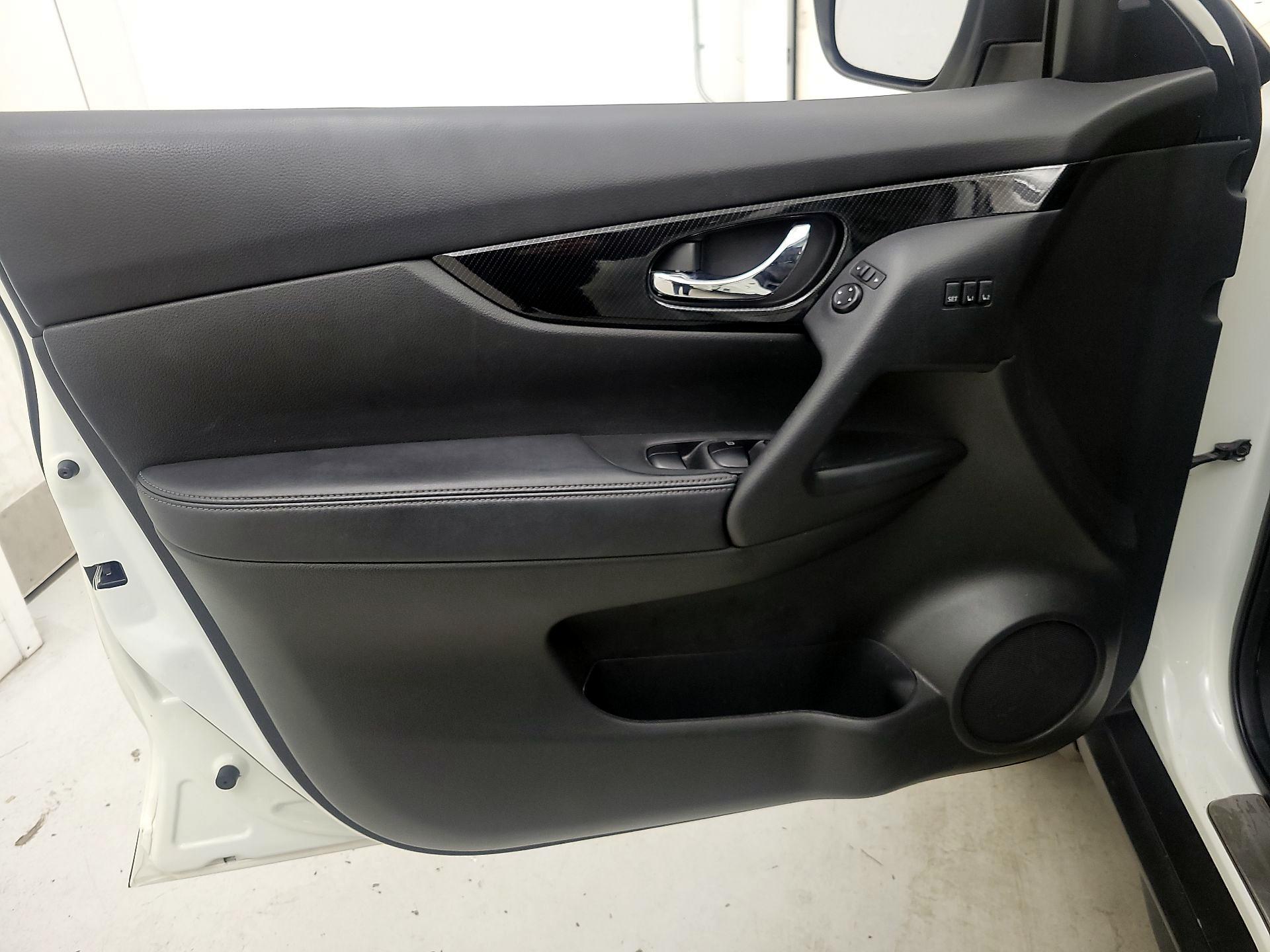 Thumbnail: 2020 Nissan Rogue - 12