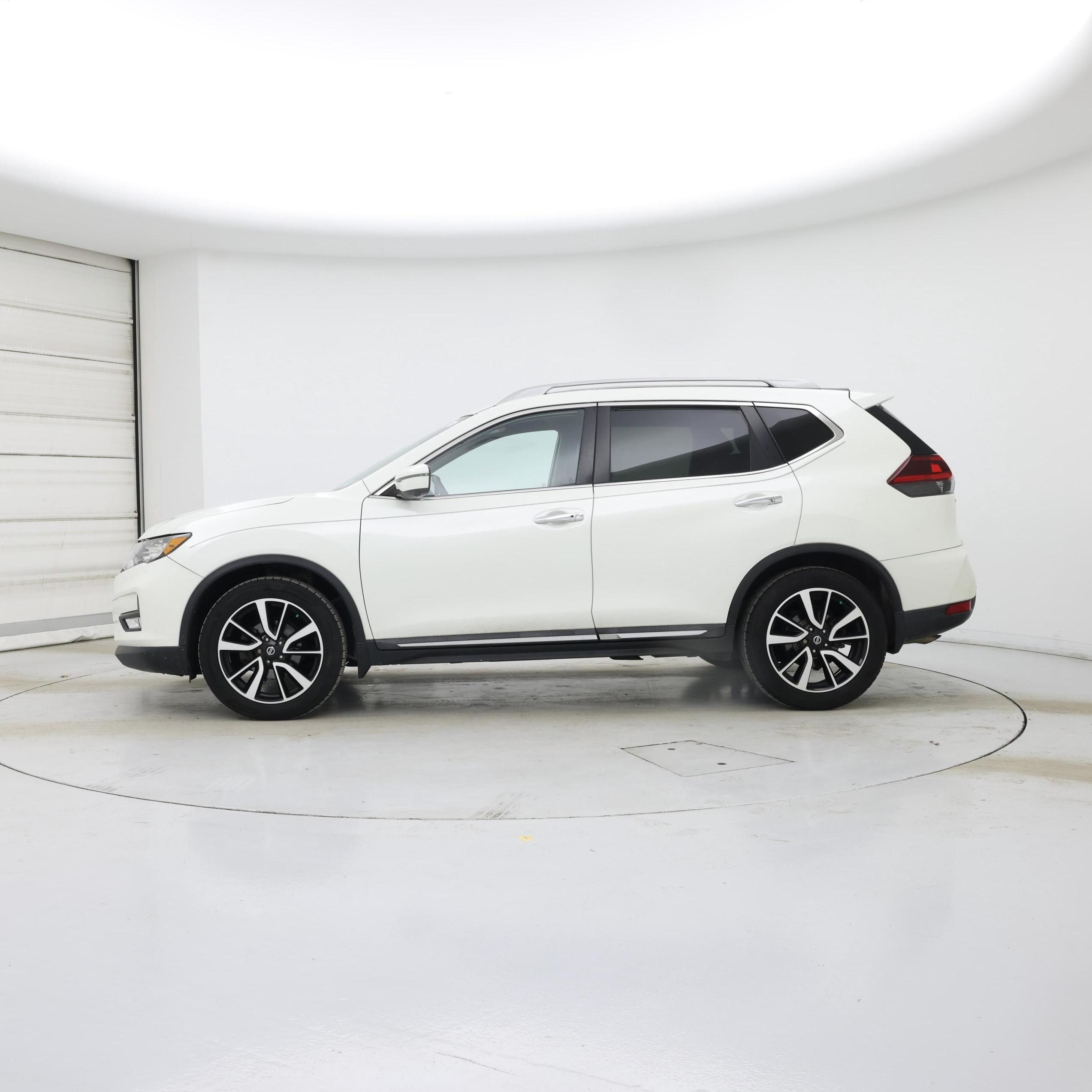 Thumbnail: 2020 Nissan Rogue - 3
