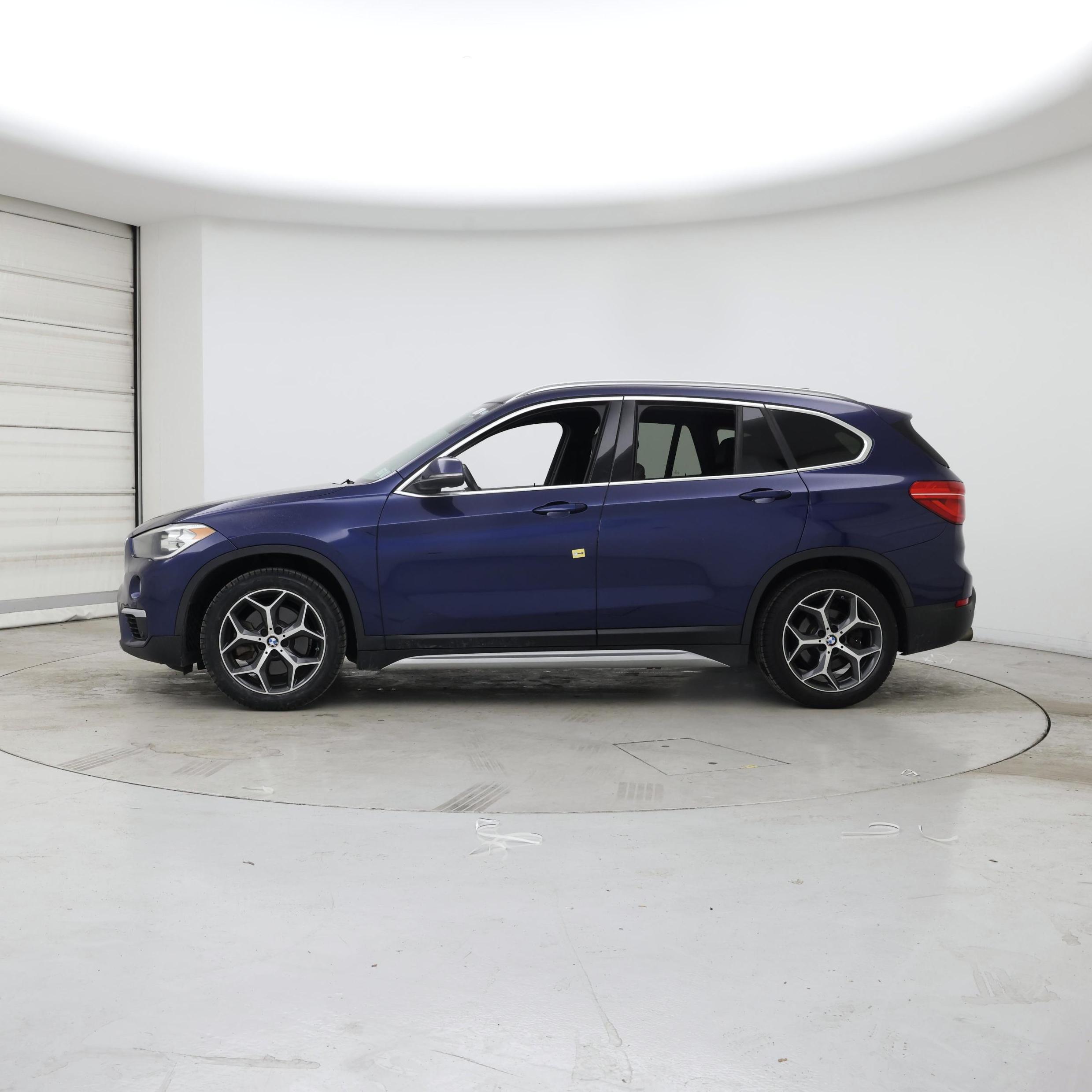 Thumbnail: 2018 BMW X1 - 3