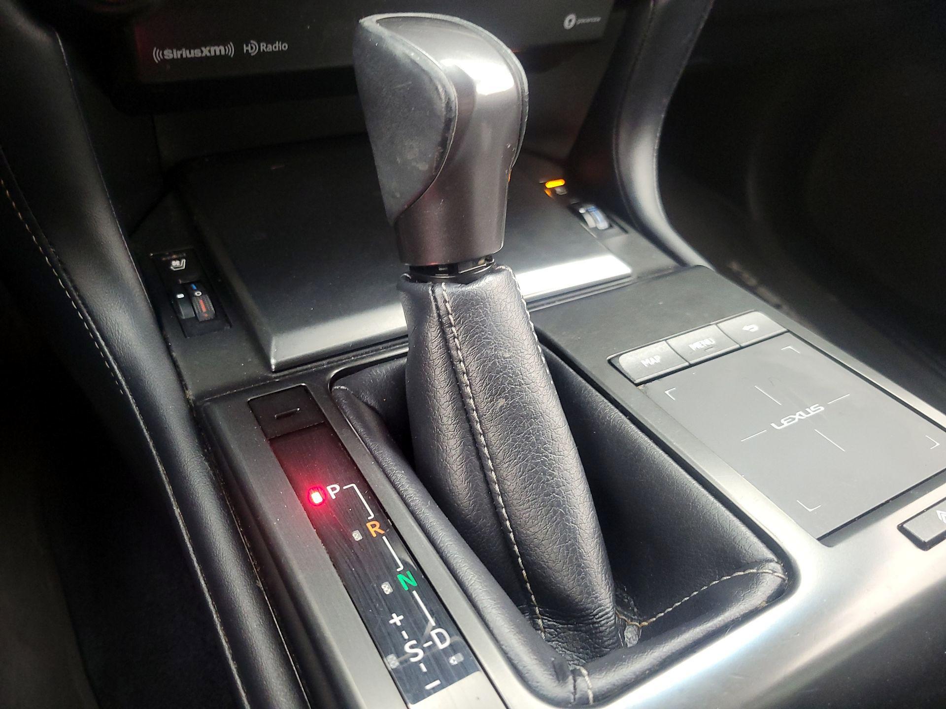 Thumbnail: 2022 Lexus GX - 18