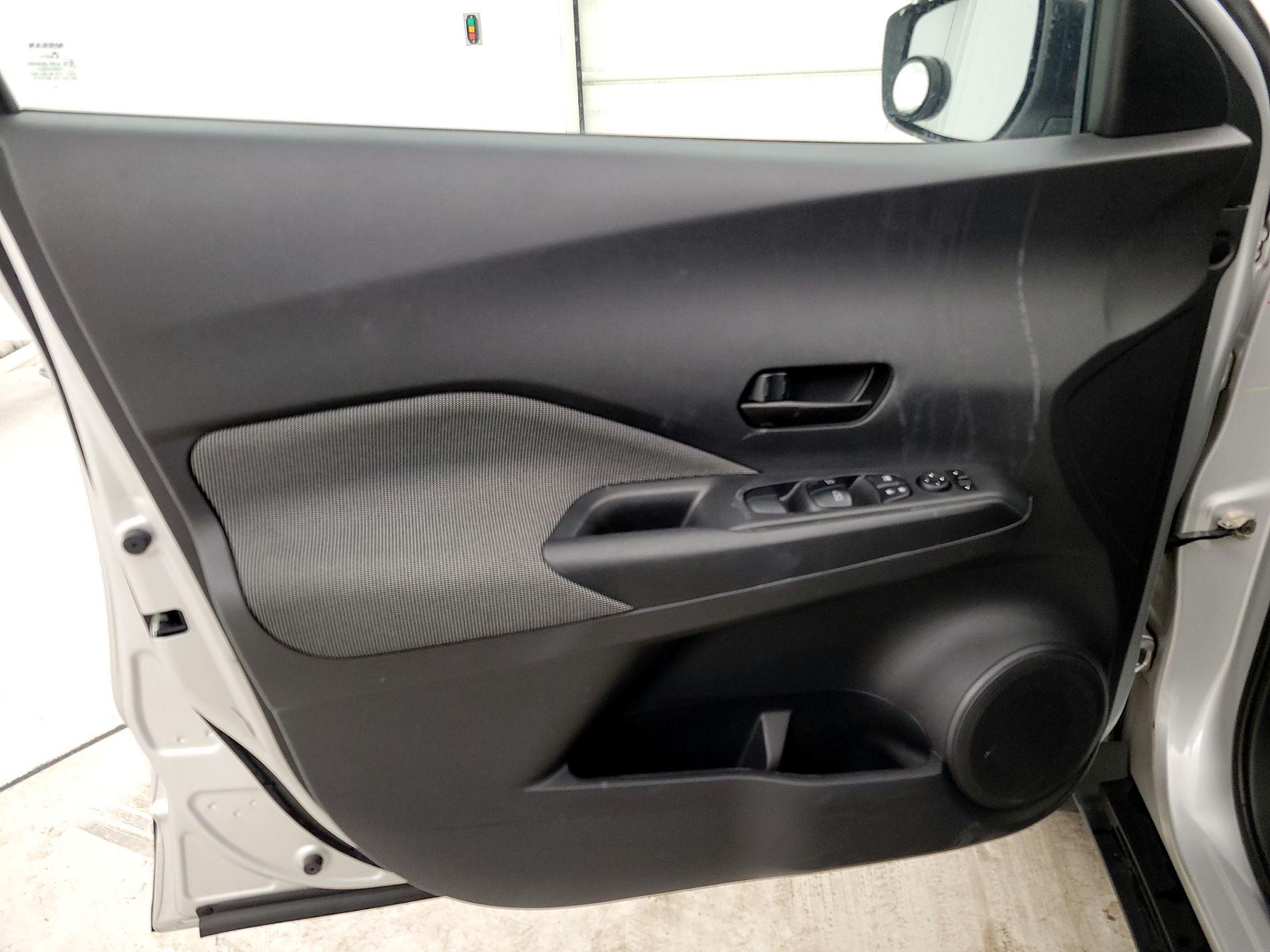 Thumbnail: 2018 Nissan Kicks - 10