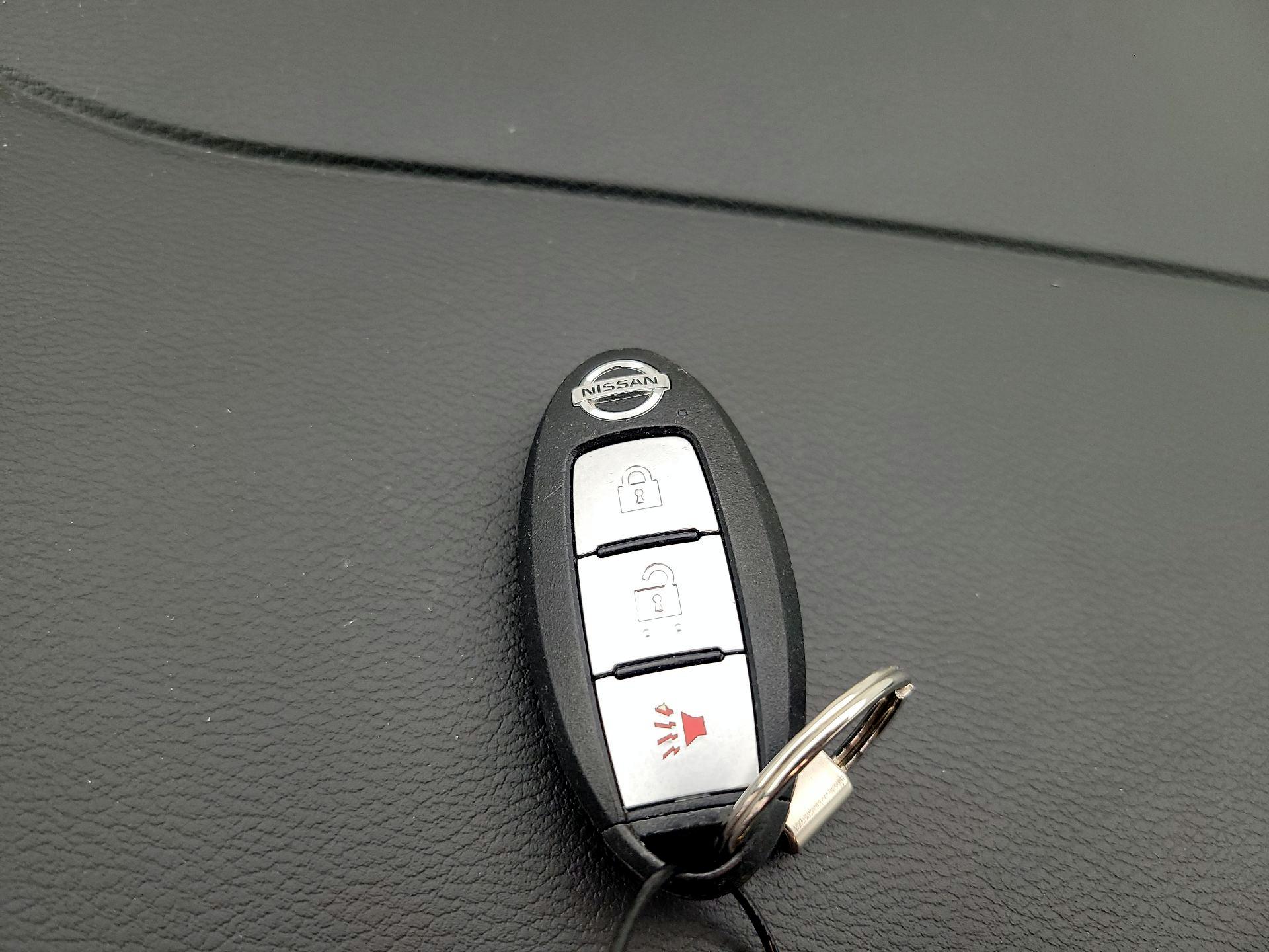 Thumbnail: 2018 Nissan Kicks - 18