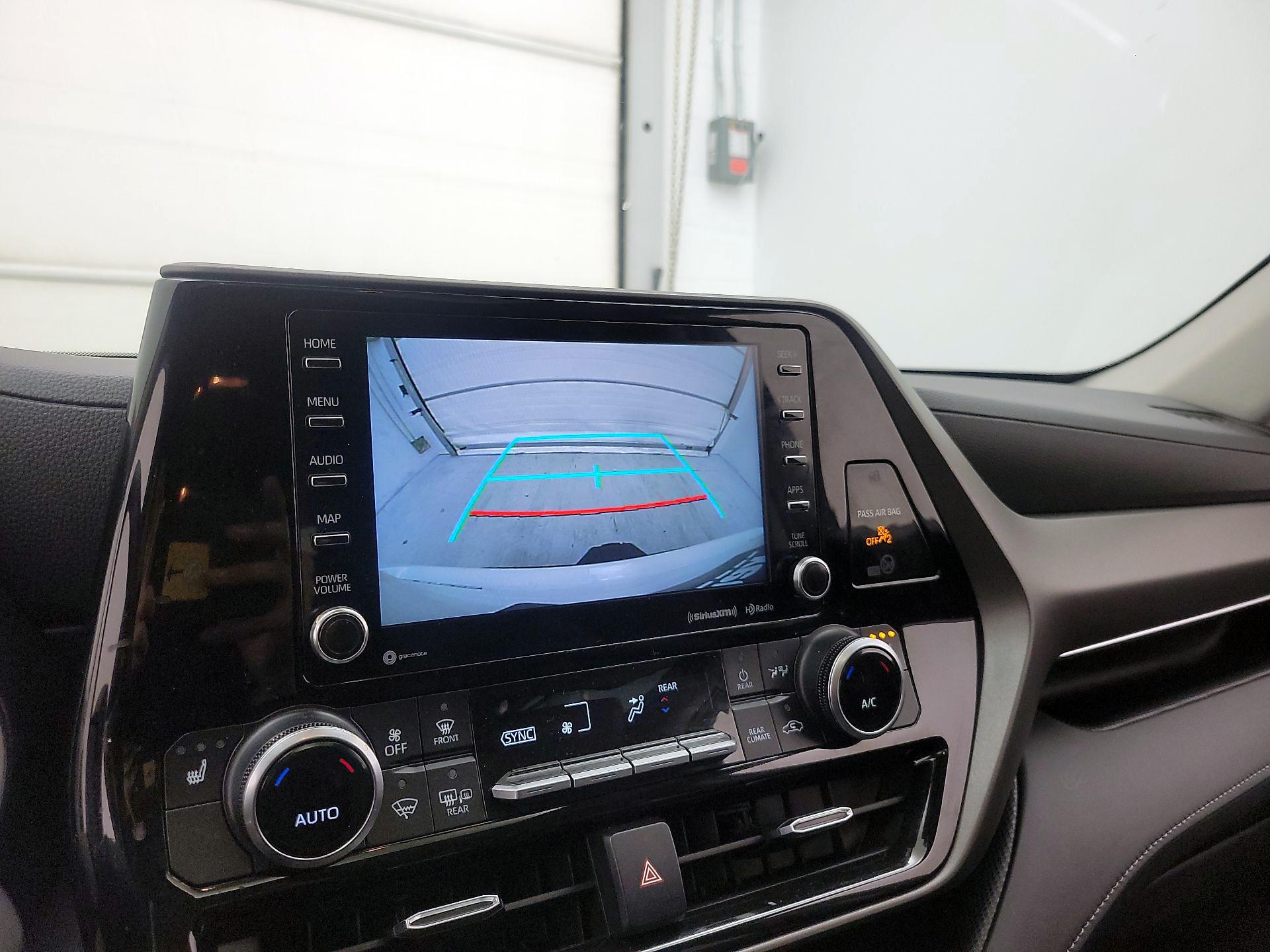 Thumbnail: 2021 Toyota Highlander - 14