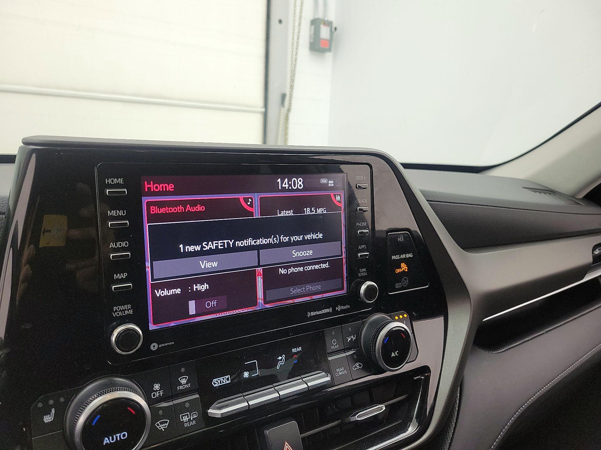 Thumbnail: 2021 Toyota Highlander - 15