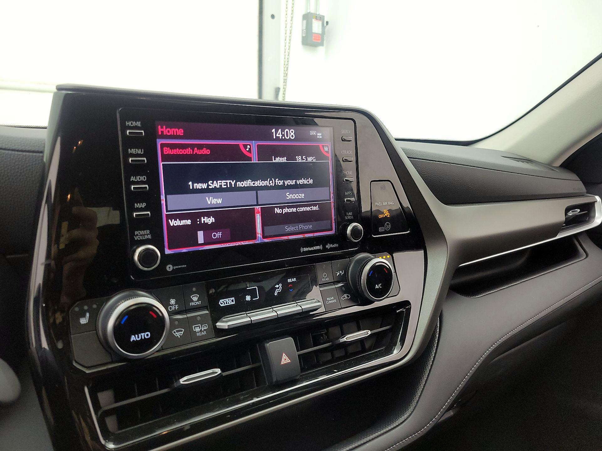 Thumbnail: 2021 Toyota Highlander - 16