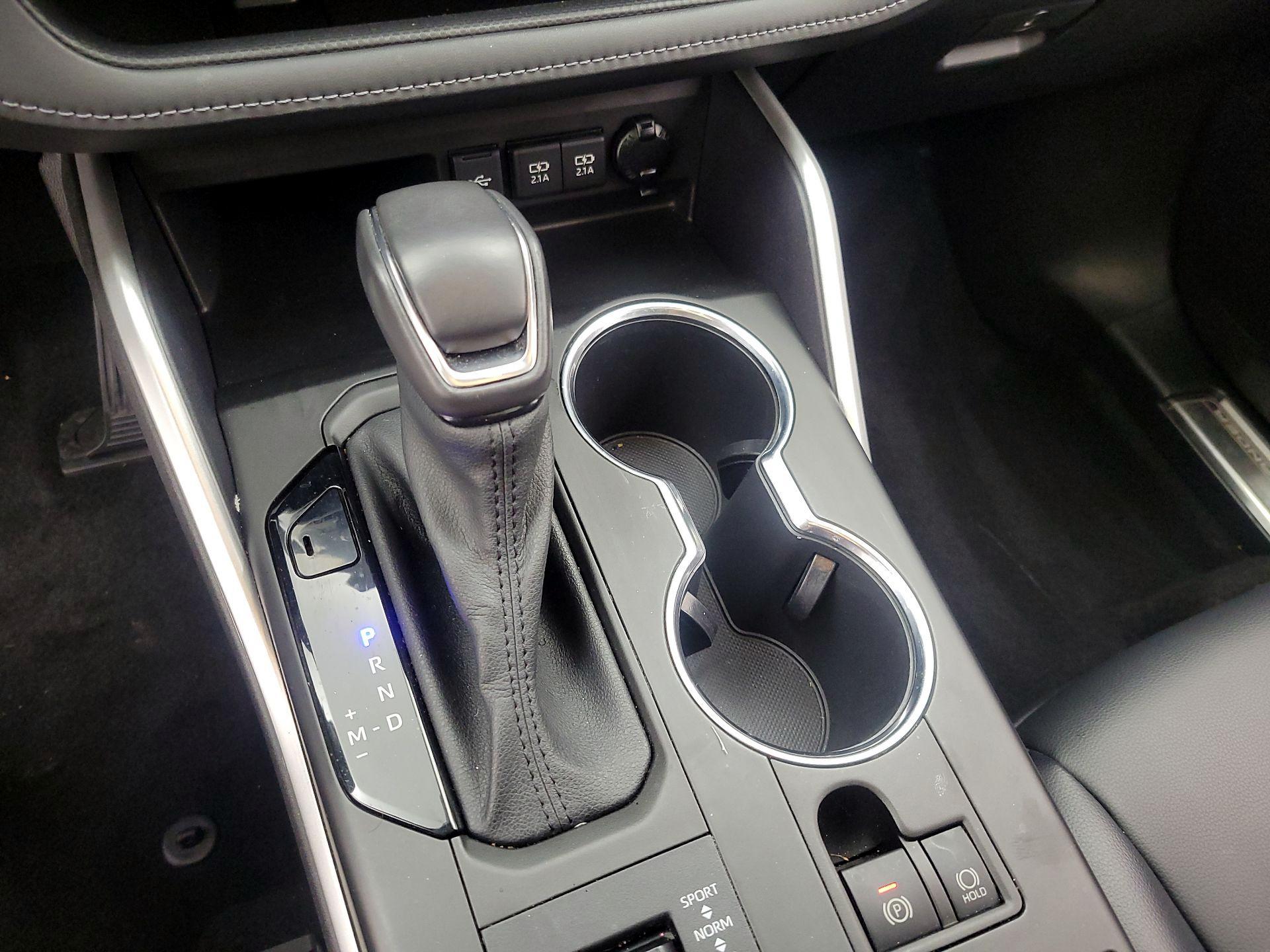 Thumbnail: 2021 Toyota Highlander - 17