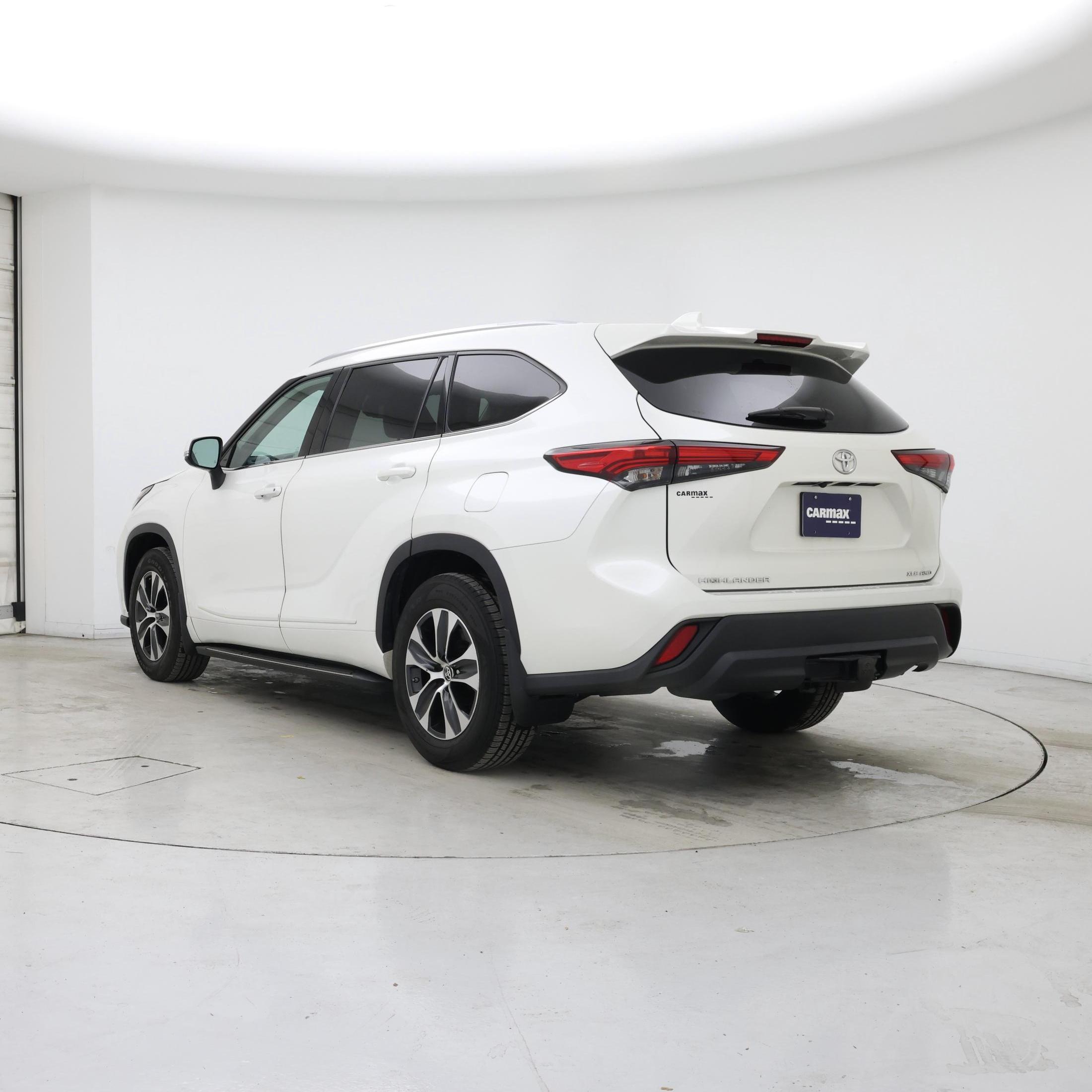 Thumbnail: 2021 Toyota Highlander - 2