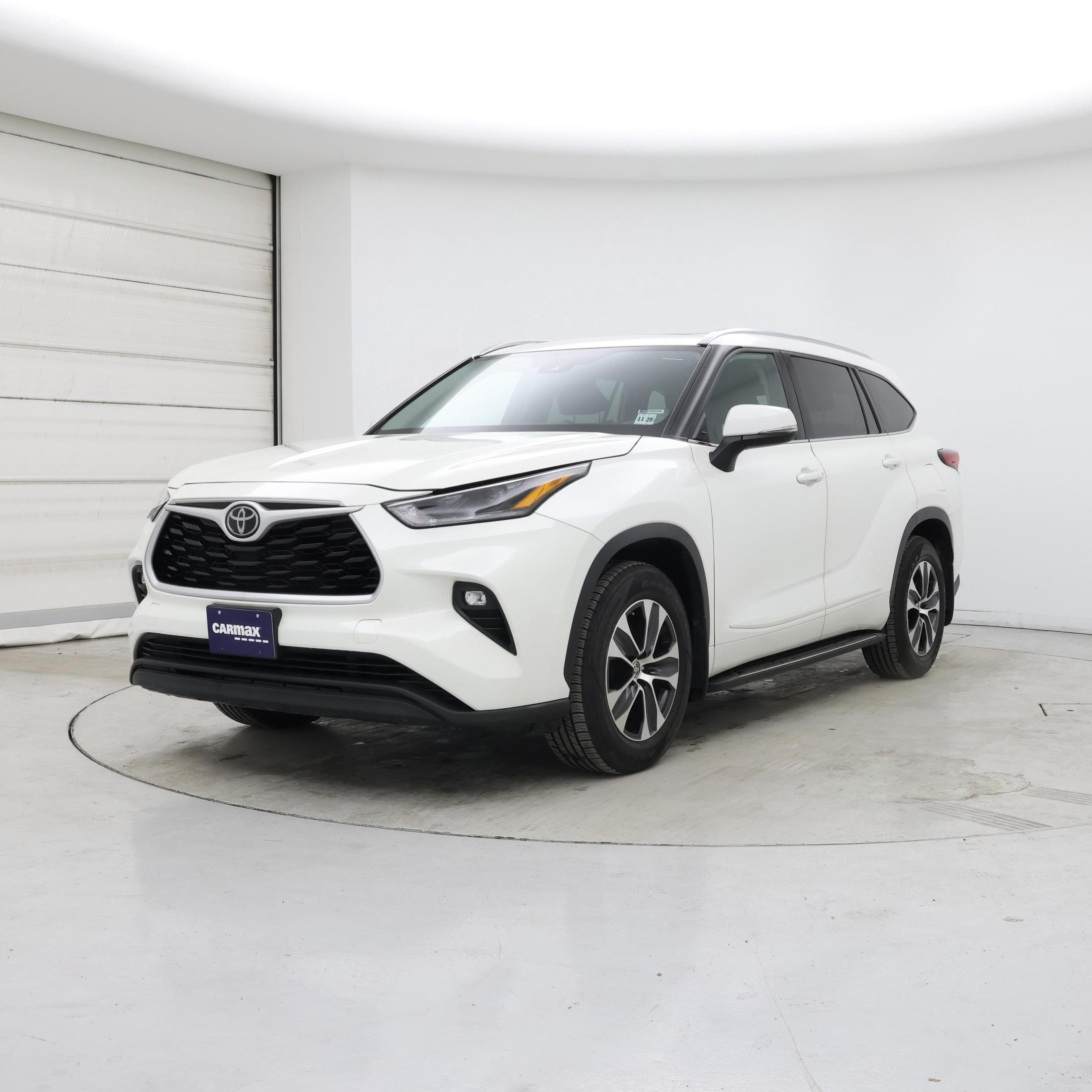 Thumbnail: 2021 Toyota Highlander - 4