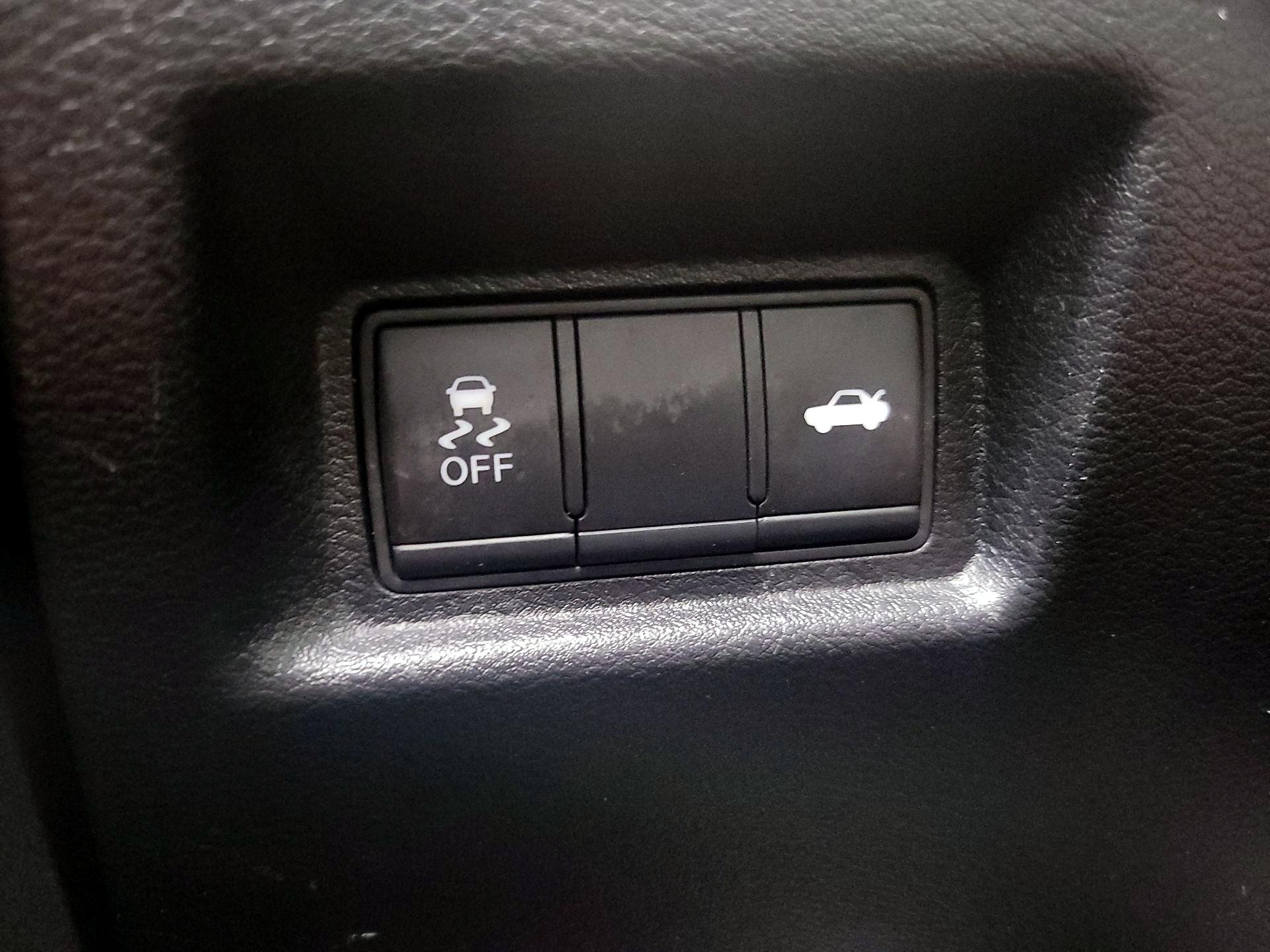 Thumbnail: 2017 INFINITI Q50 - 13