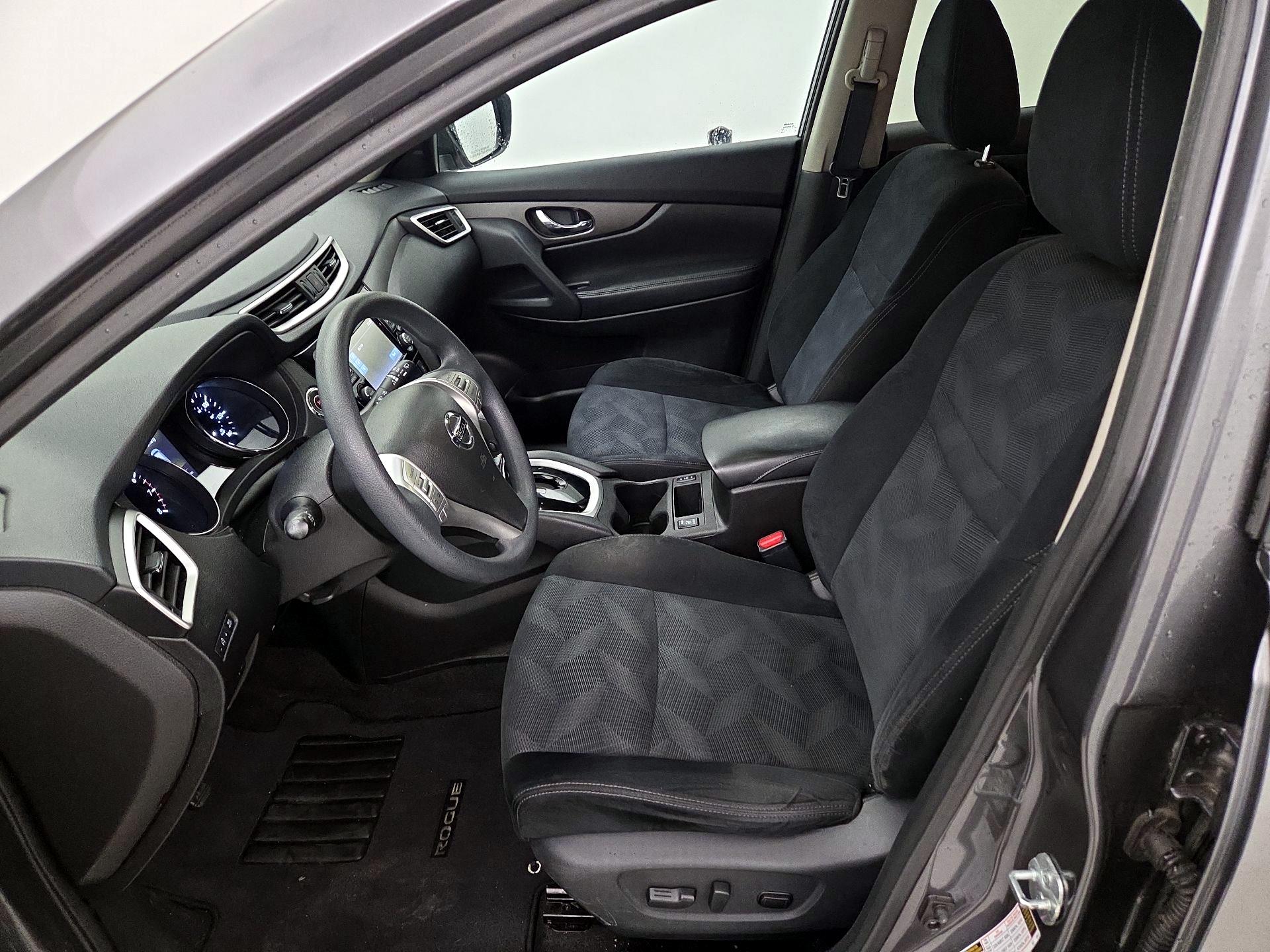 Thumbnail: 2015 Nissan Rogue - 11