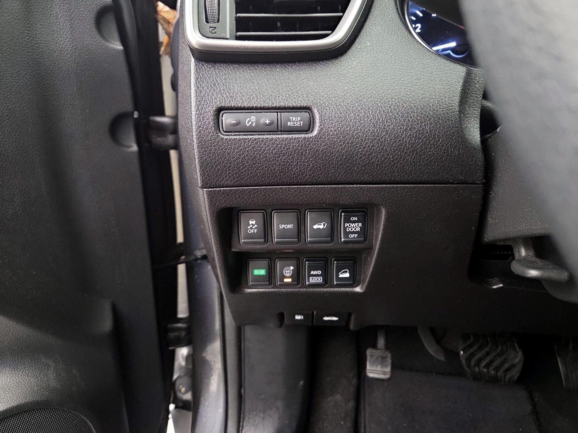 Thumbnail: 2015 Nissan Rogue - 13