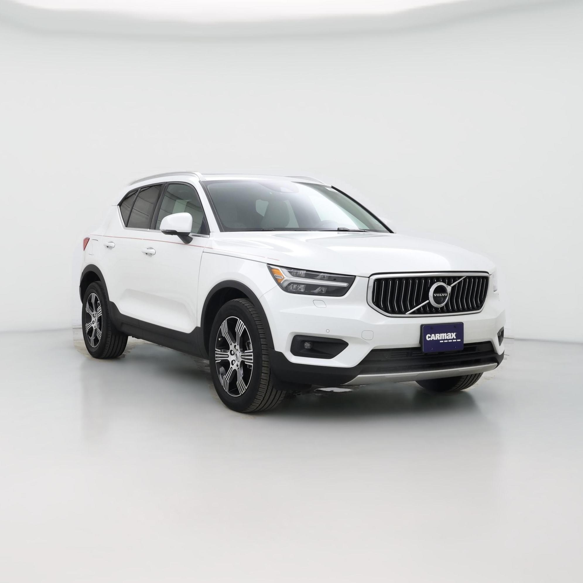 Thumbnail: 2022 Volvo XC40 - 1