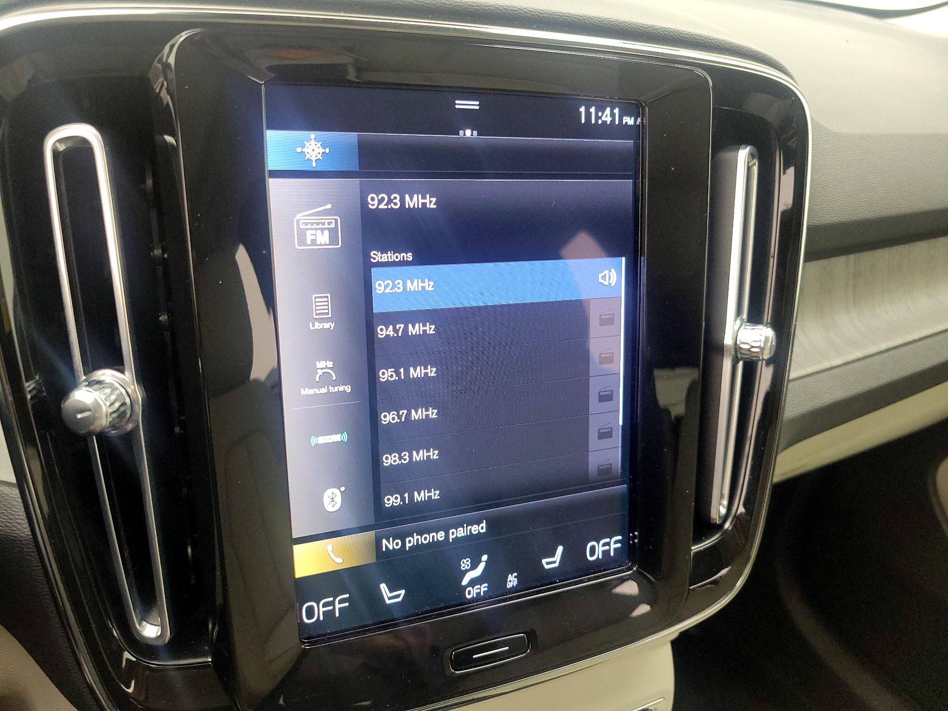 Thumbnail: 2022 Volvo XC40 - 15