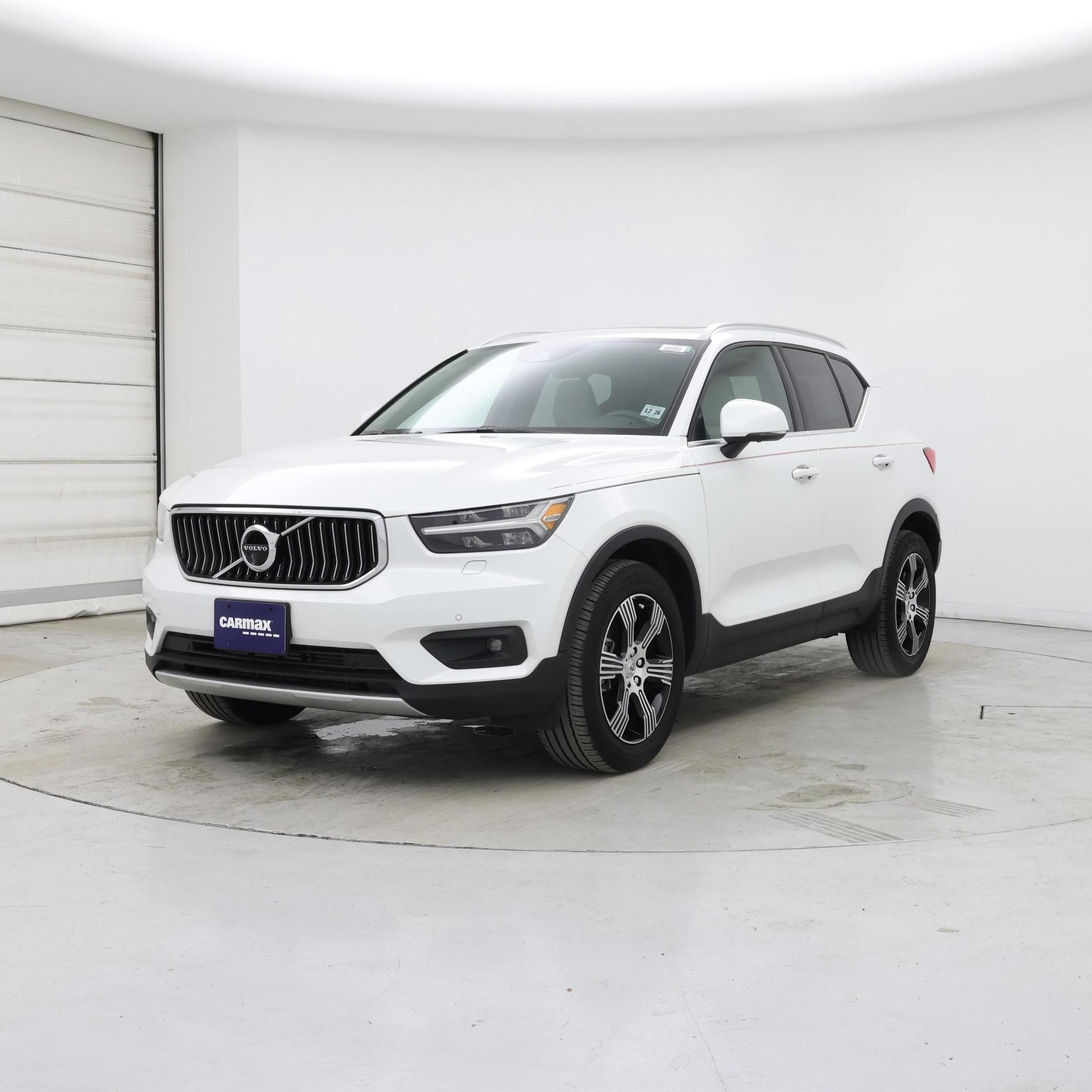 Thumbnail: 2022 Volvo XC40 - 4