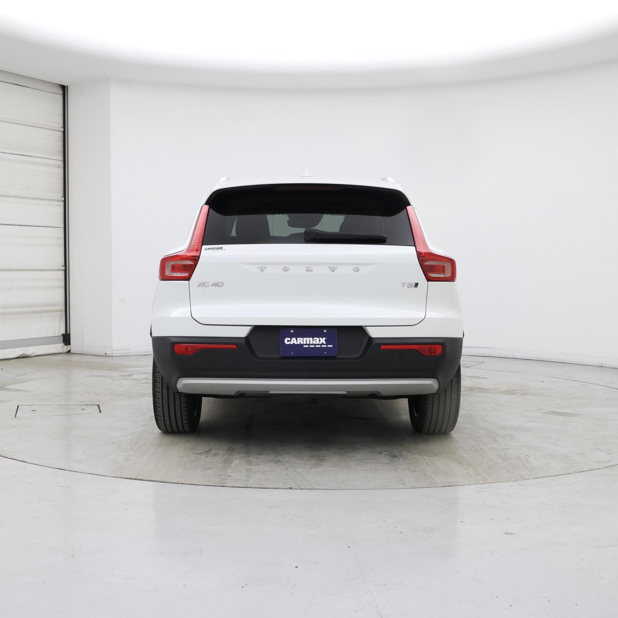 Thumbnail: 2022 Volvo XC40 - 6