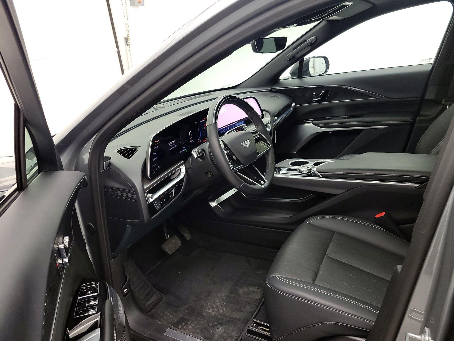 Thumbnail: 2024 Cadillac Lyriq - 11