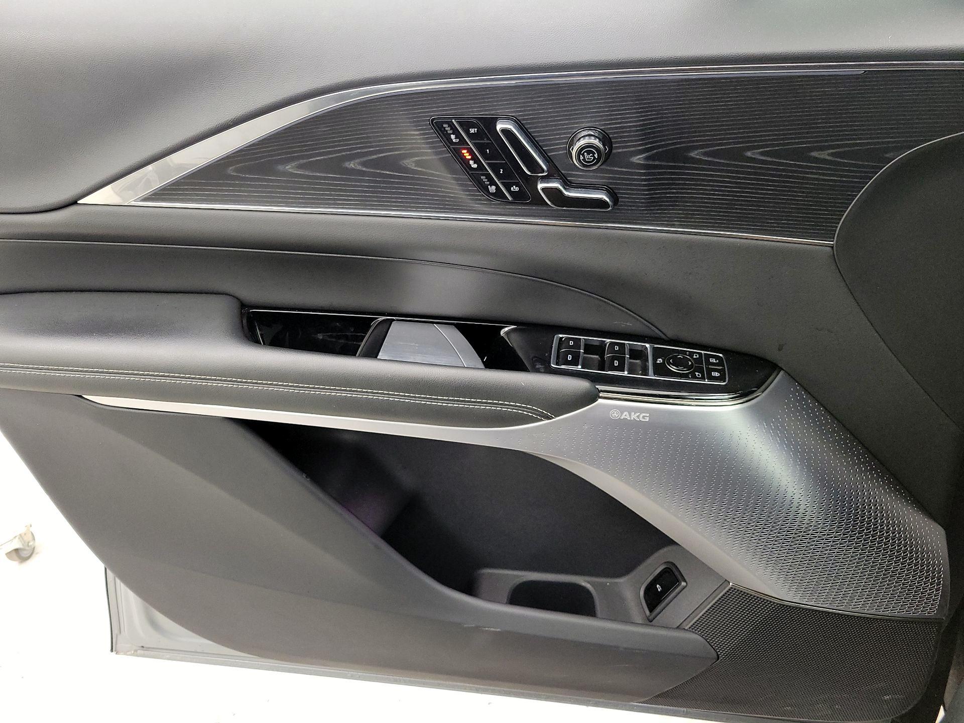 Thumbnail: 2024 Cadillac Lyriq - 12