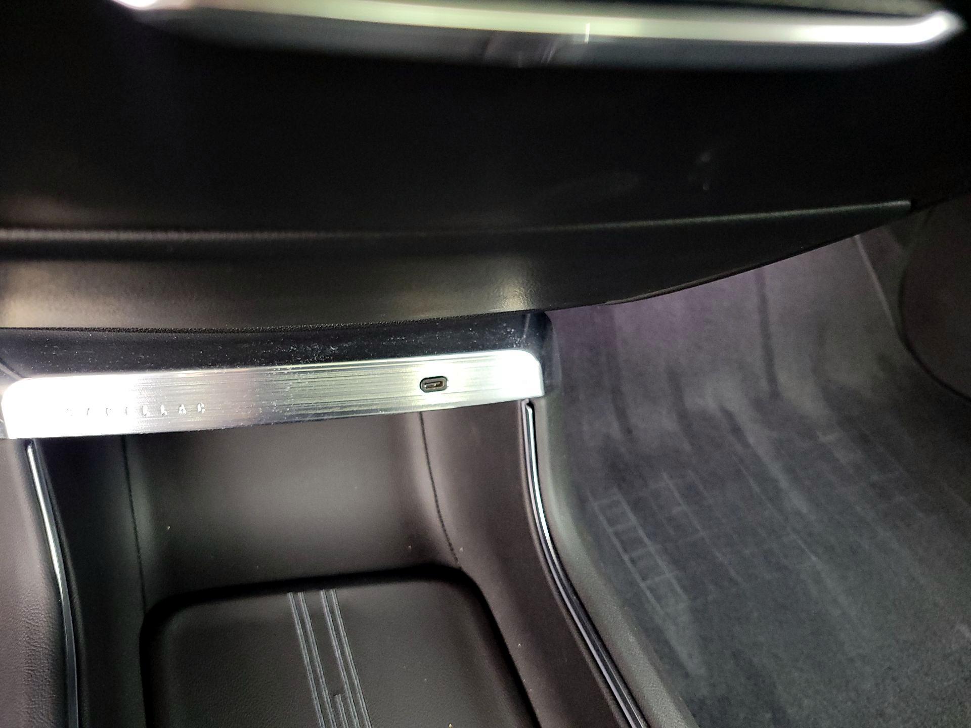 Thumbnail: 2024 Cadillac Lyriq - 19