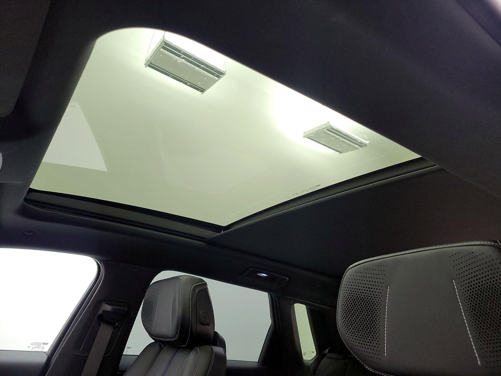 Thumbnail: 2024 Cadillac Lyriq - 20