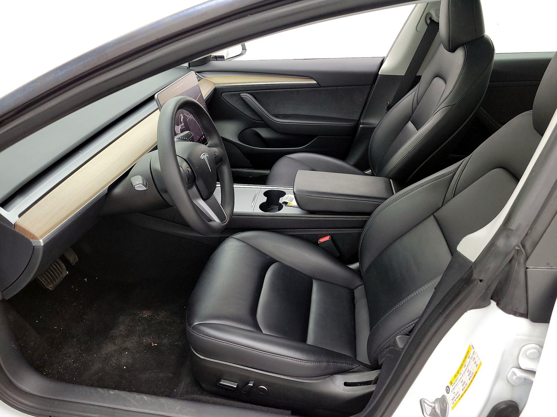 Thumbnail: 2023 Tesla Model 3 - 11