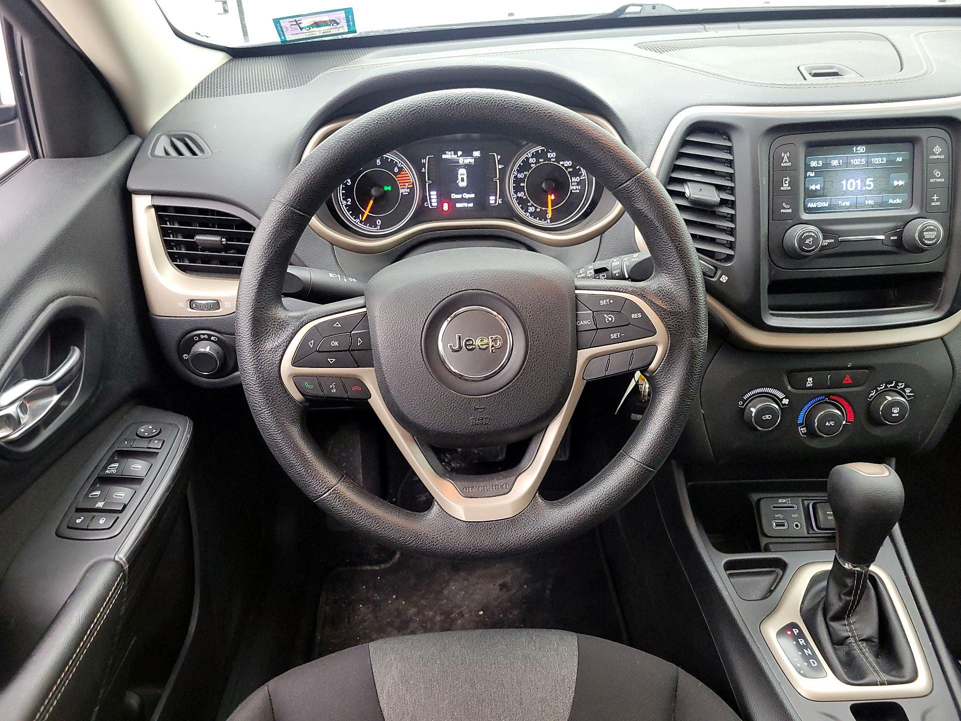 Thumbnail: 2017 Jeep Cherokee - 10