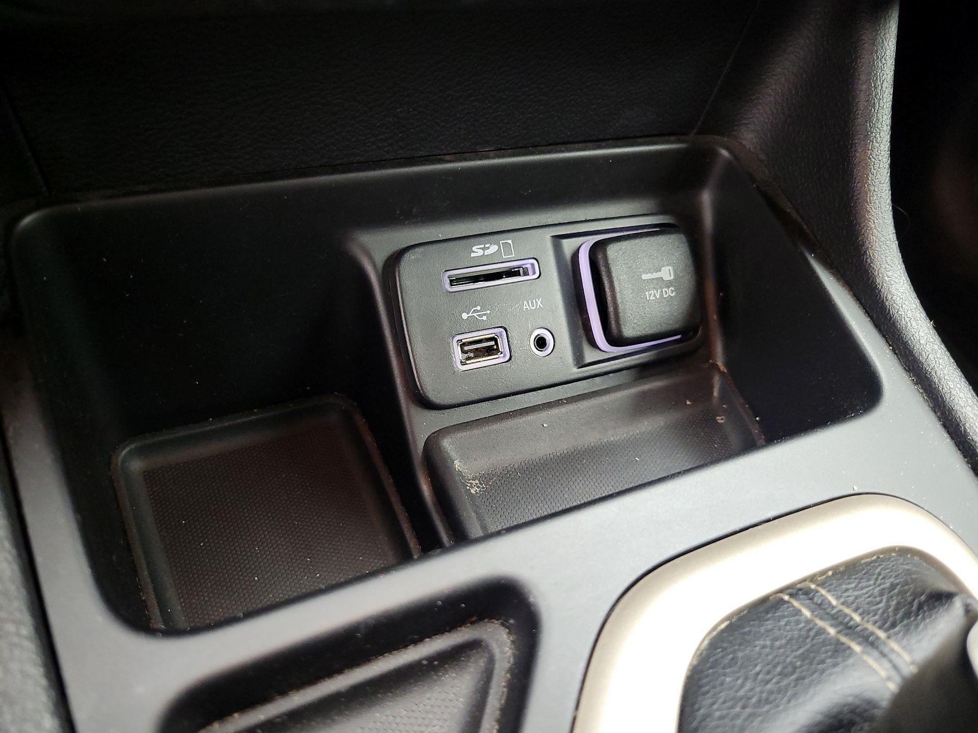 Thumbnail: 2017 Jeep Cherokee - 18