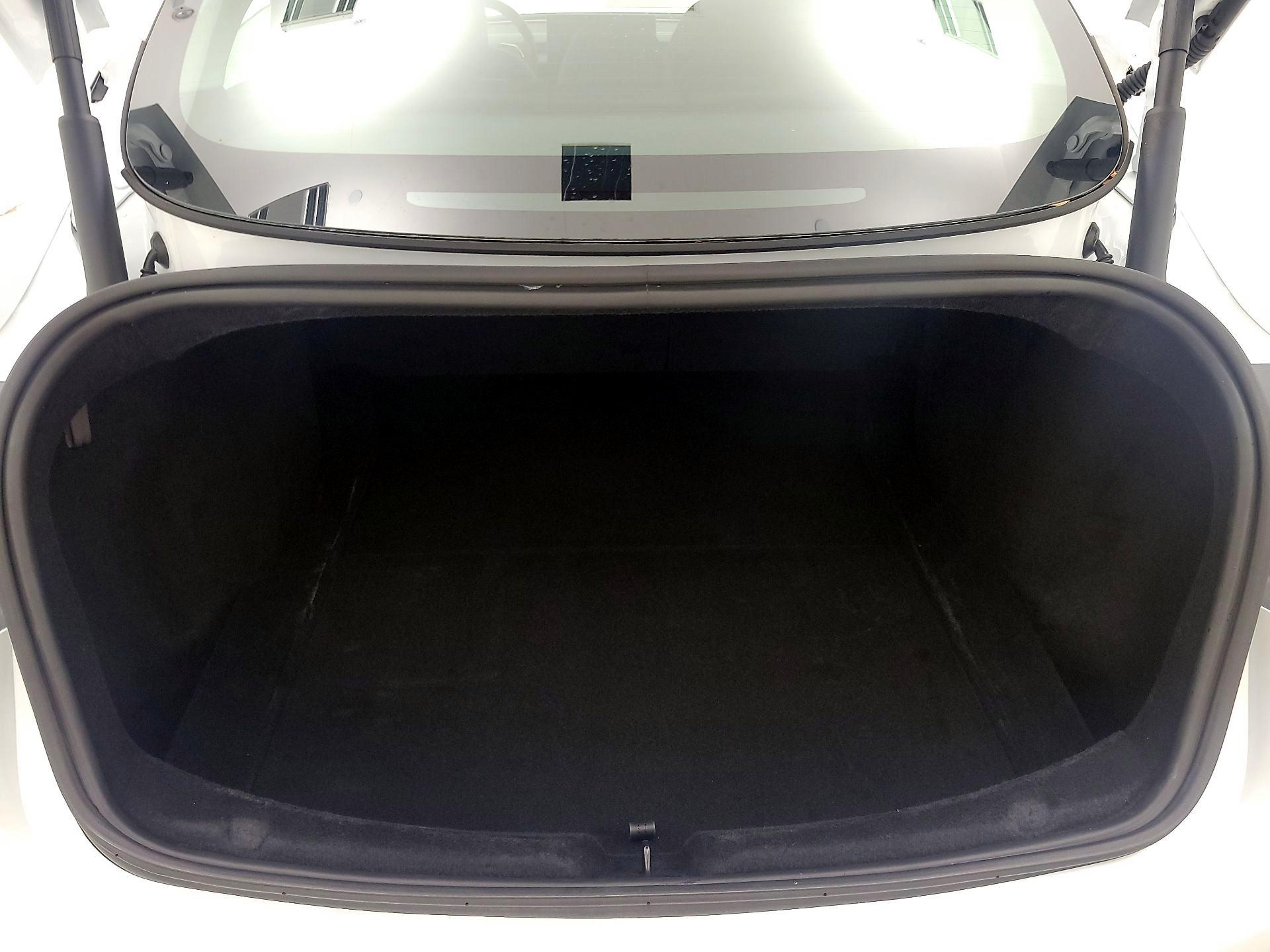 Thumbnail: 2025 Tesla Model 3 - 19