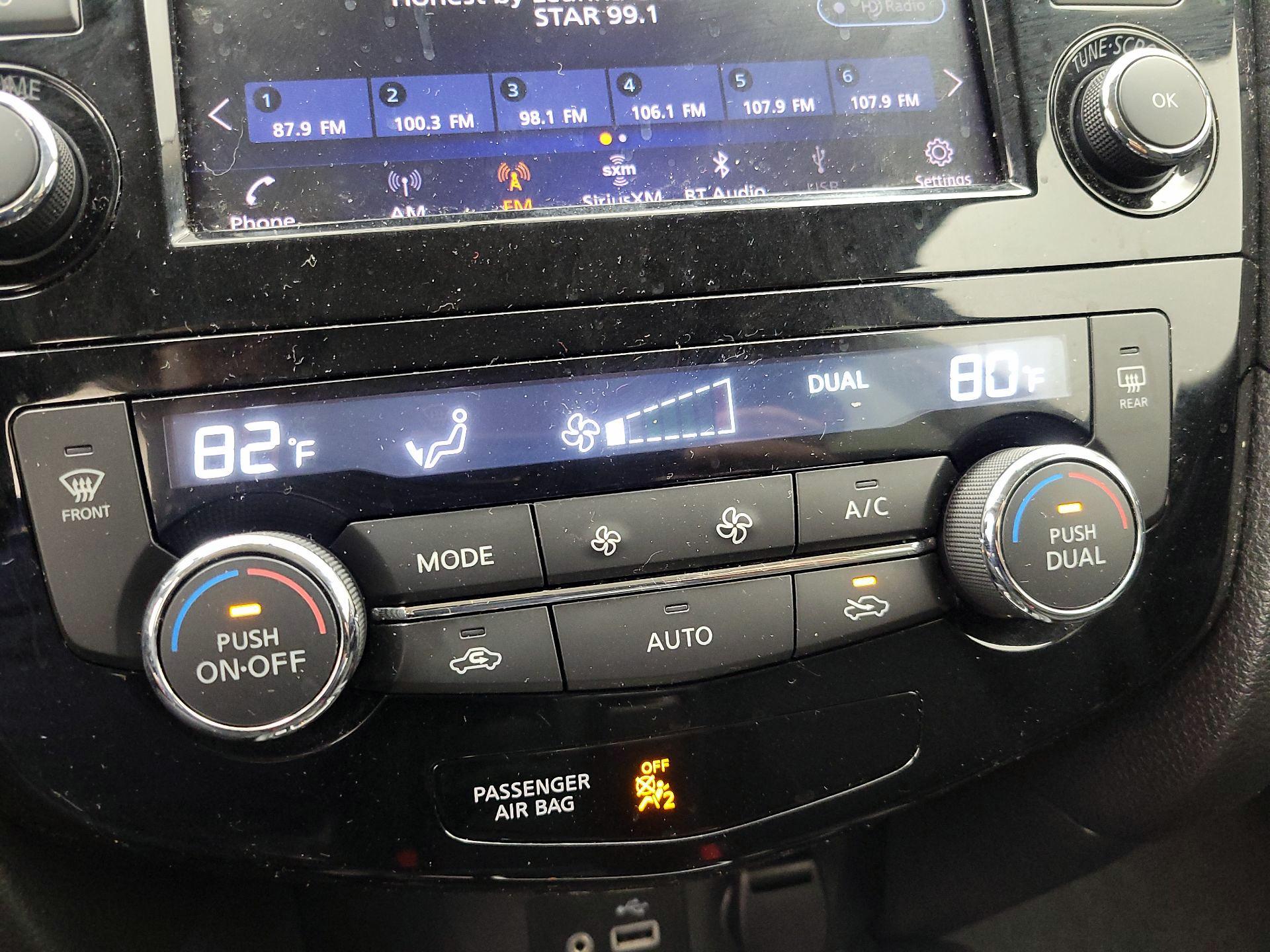 Thumbnail: 2018 Nissan Rogue - 17