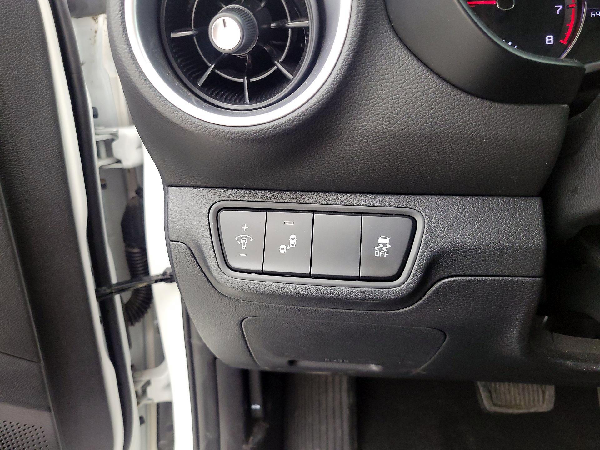 Thumbnail: 2024 Kia Forte - 13