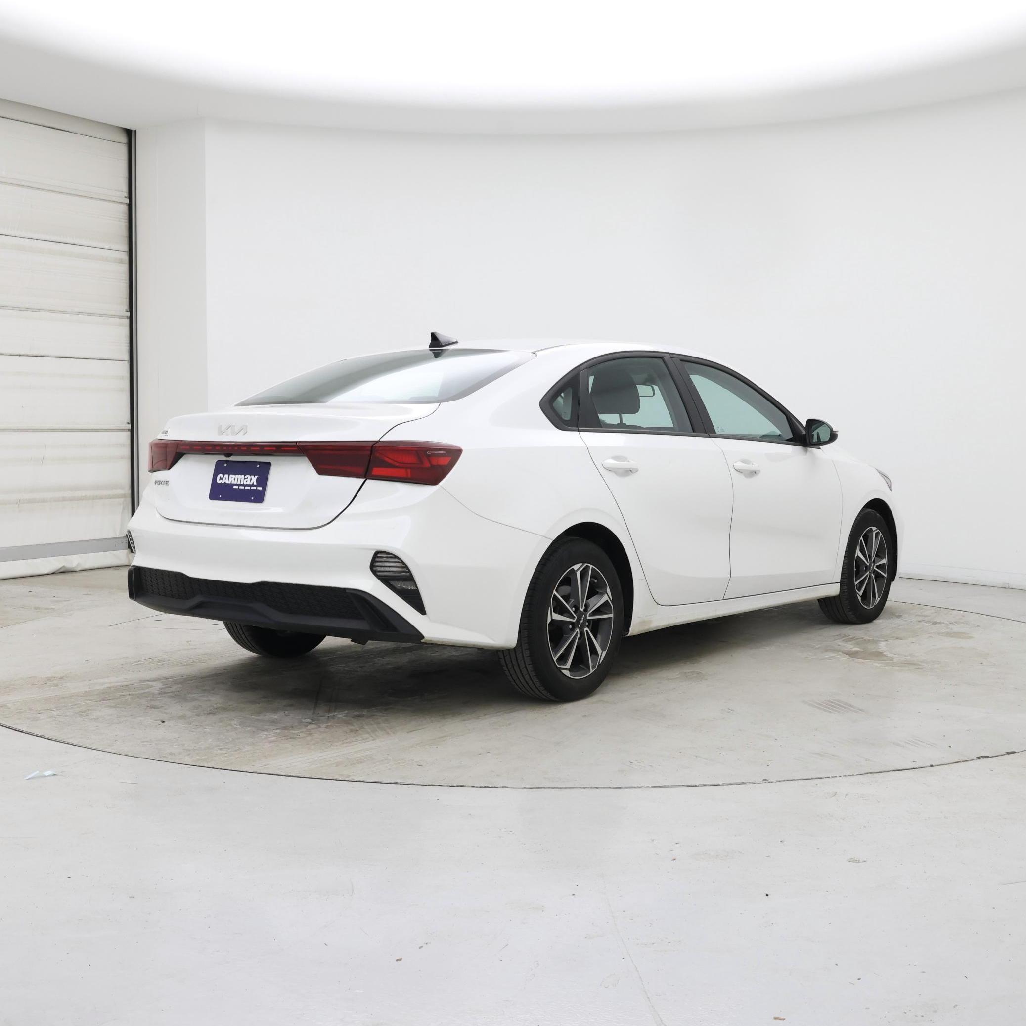 Thumbnail: 2024 Kia Forte - 8