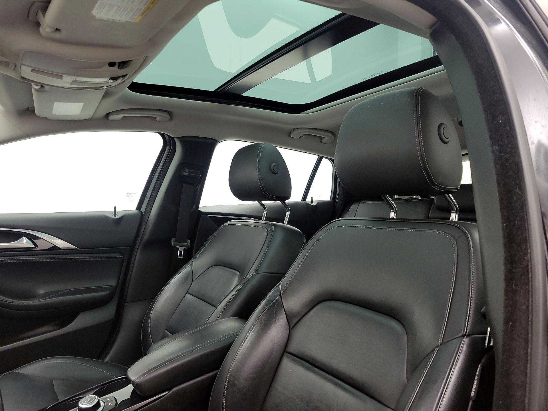 Thumbnail: 2018 INFINITI QX30 - 20