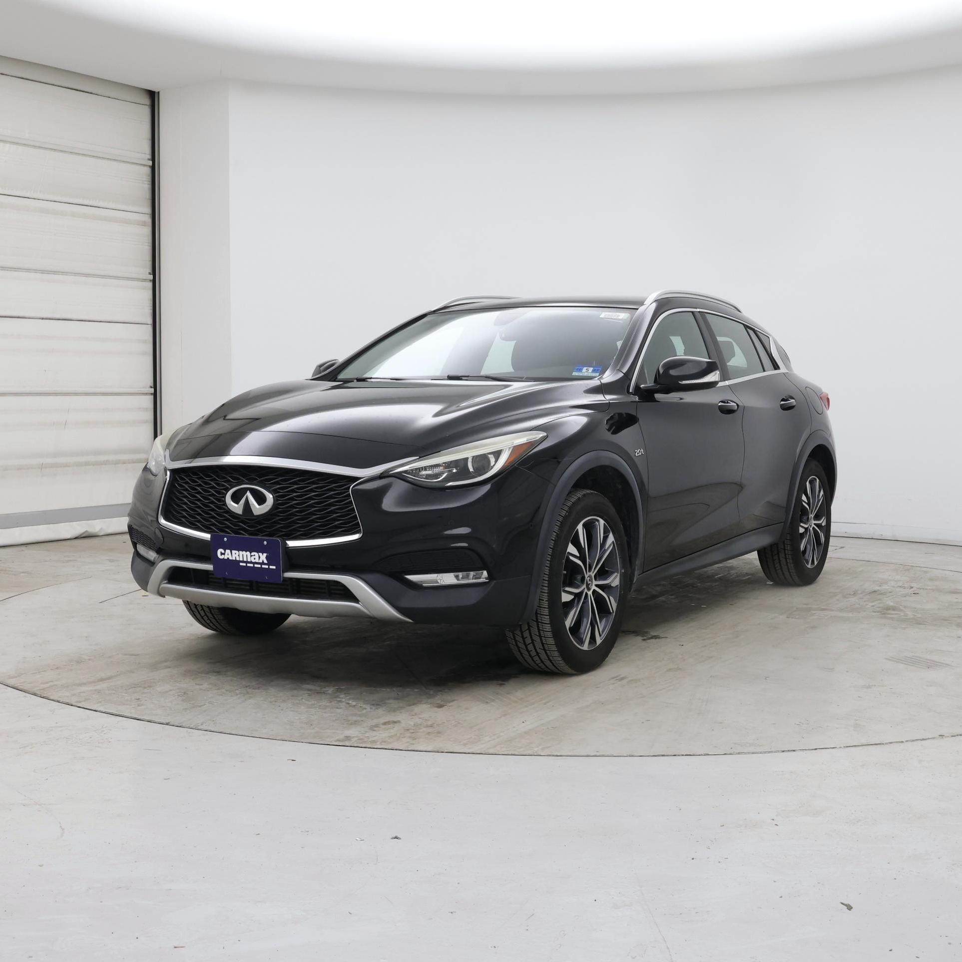 Thumbnail: 2018 INFINITI QX30 - 4