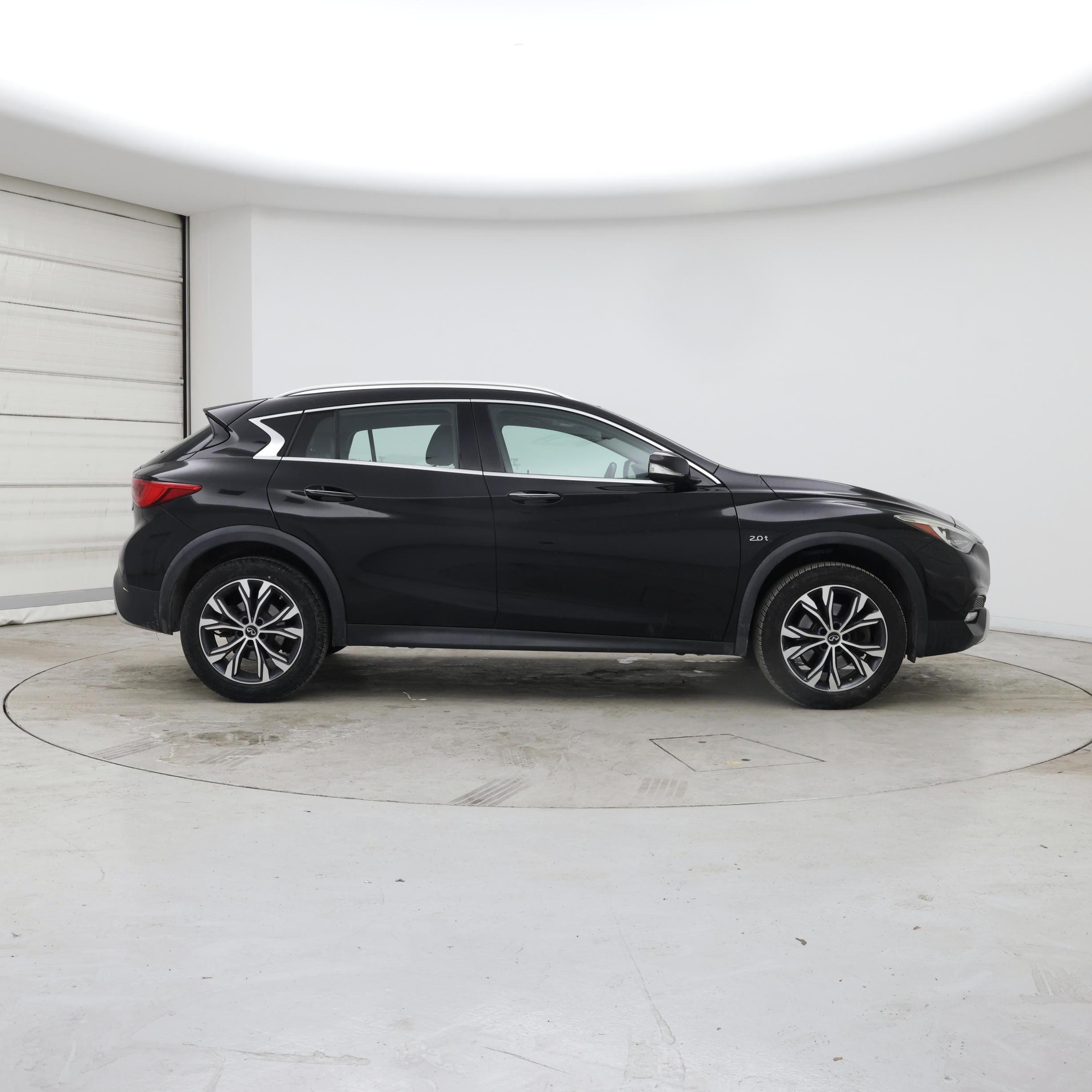 Thumbnail: 2018 INFINITI QX30 - 7