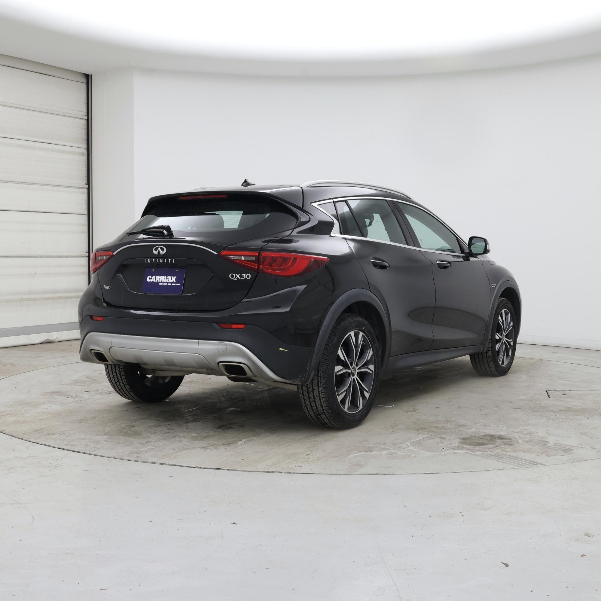 Thumbnail: 2018 INFINITI QX30 - 8