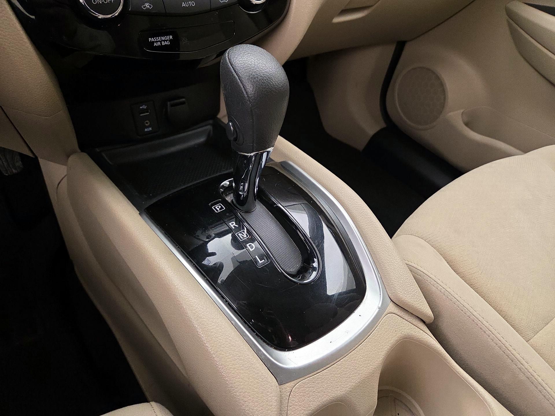 Thumbnail: 2016 Nissan Rogue - 16