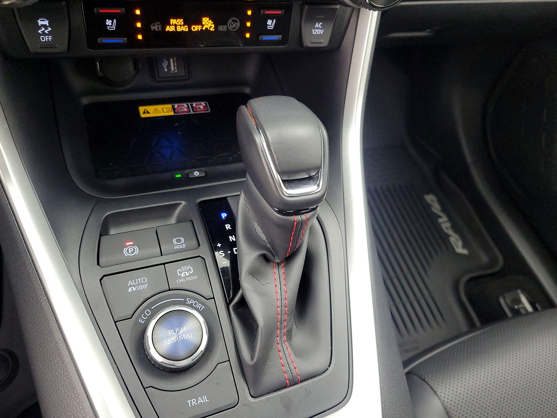 Thumbnail: 2024 Toyota RAV4 - 17