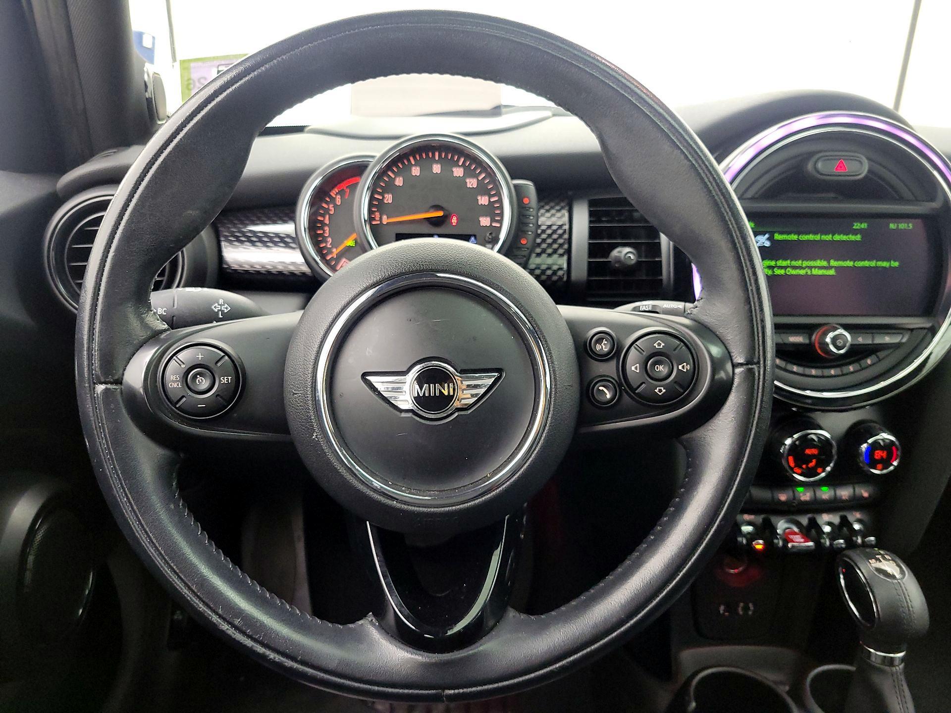 Thumbnail: 2016 MINI Cooper Hardtop - 10