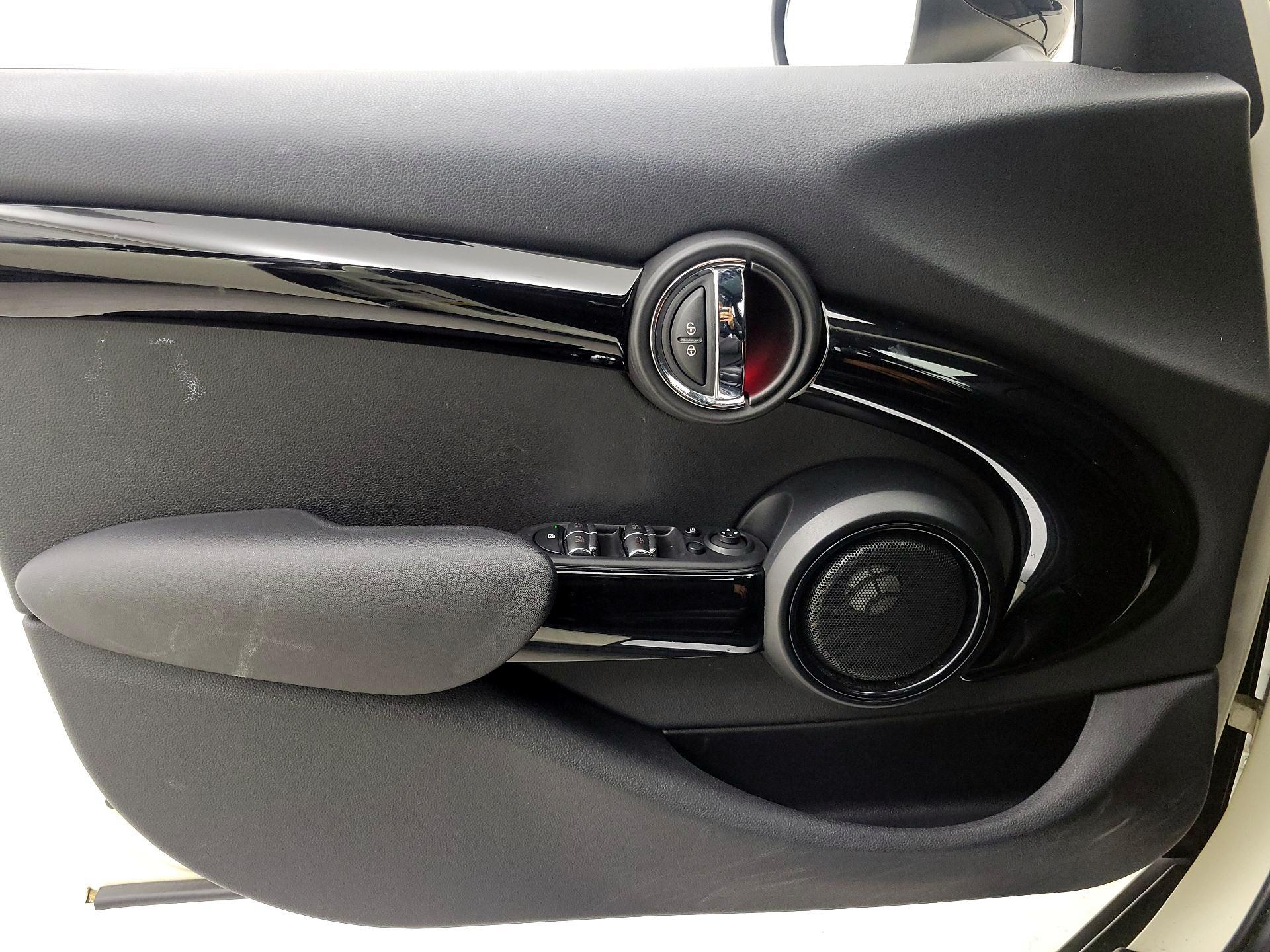 Thumbnail: 2016 MINI Cooper Hardtop - 12