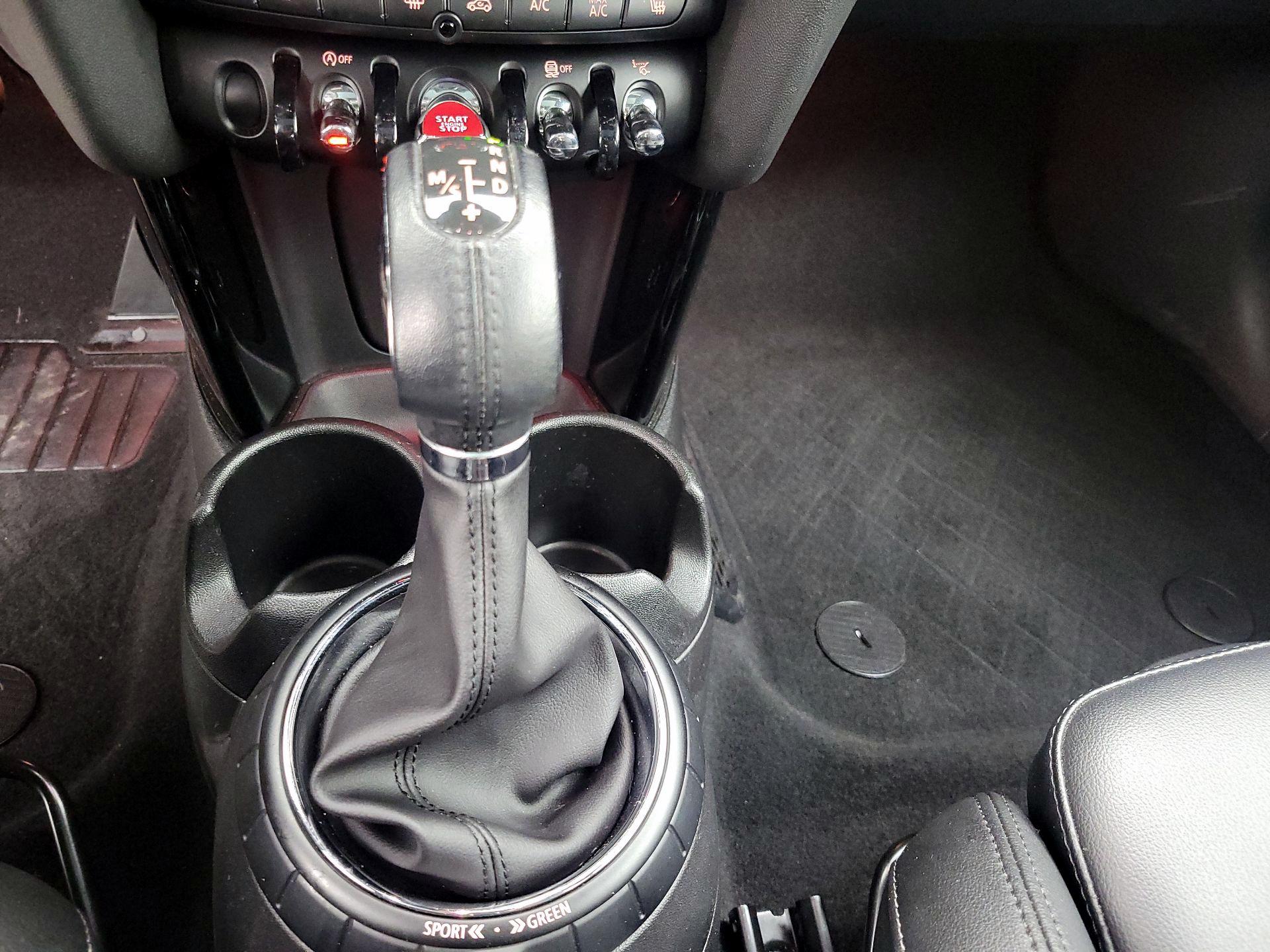 Thumbnail: 2016 MINI Cooper Hardtop - 17