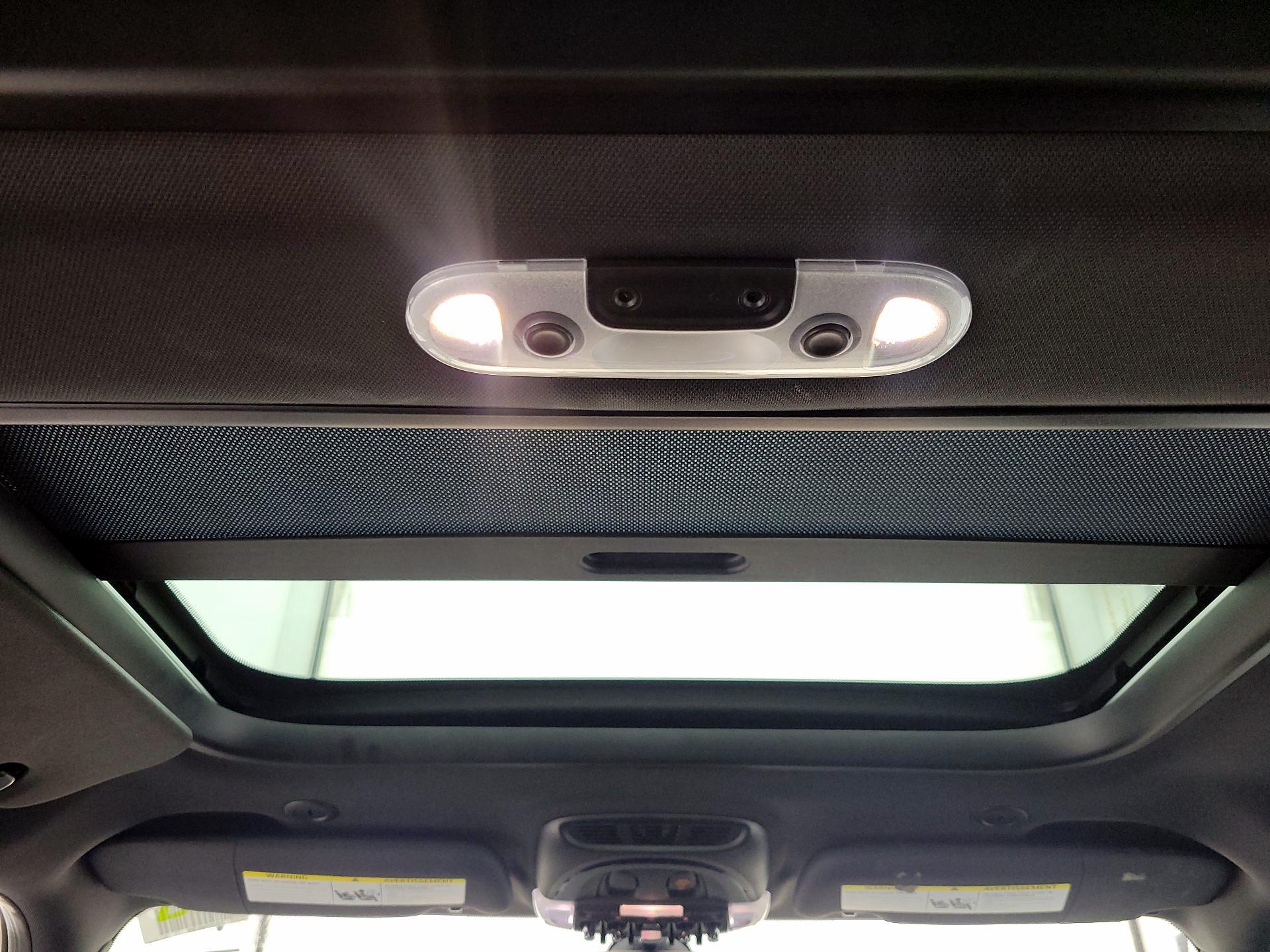 Thumbnail: 2016 MINI Cooper Hardtop - 19