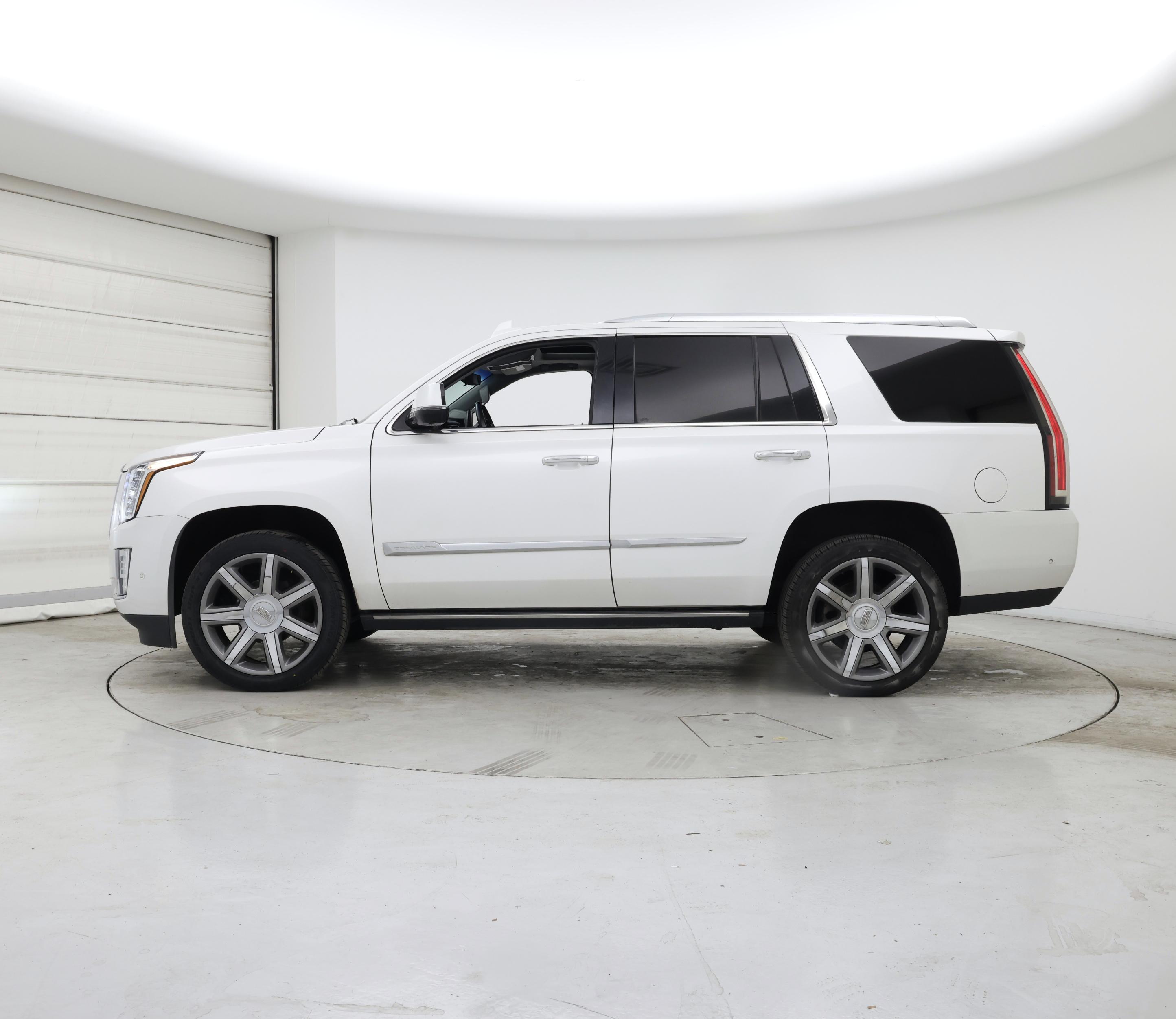 Thumbnail: 2020 Cadillac Escalade - 3