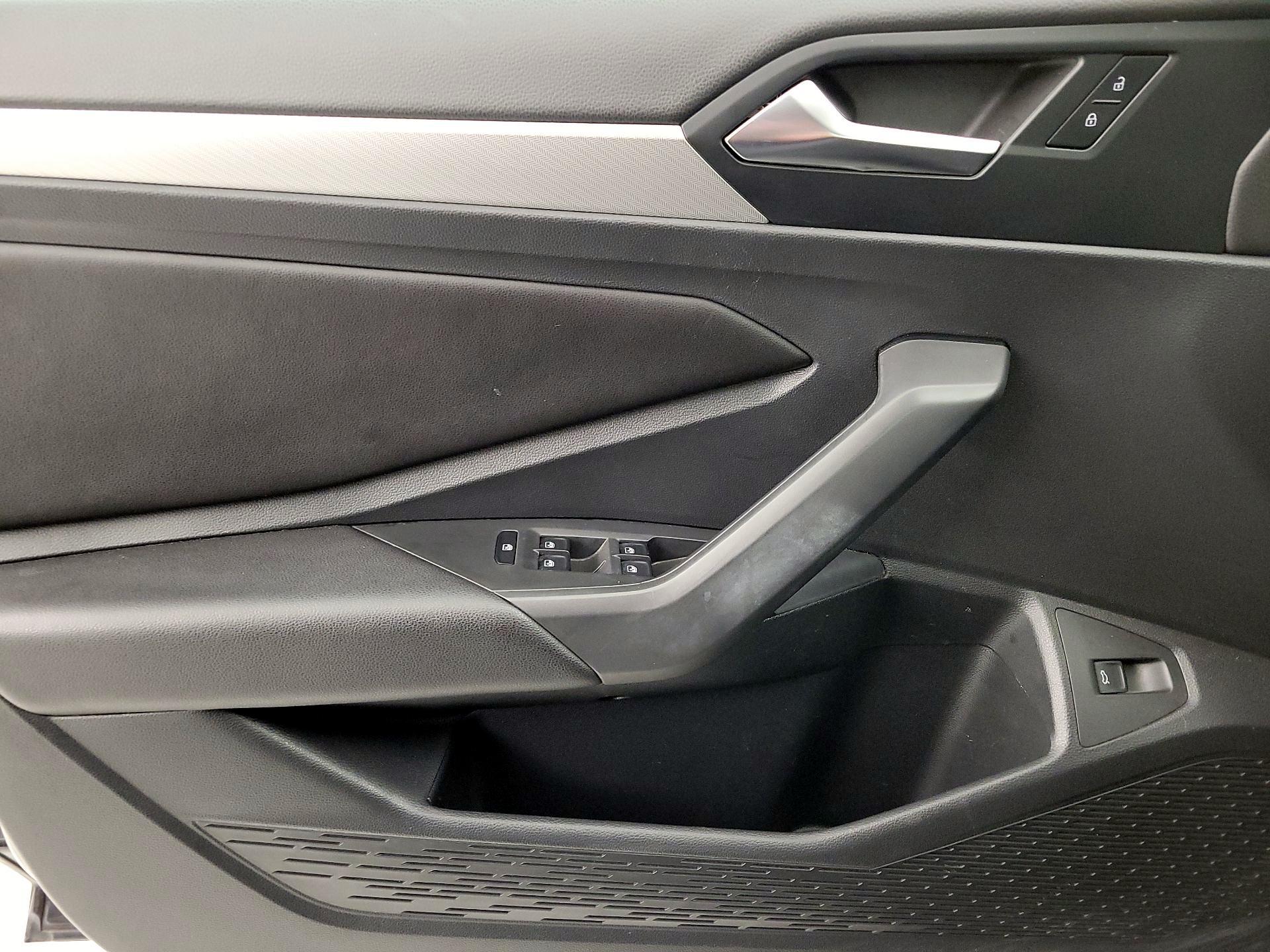 Thumbnail: 2019 Volkswagen Jetta - 12