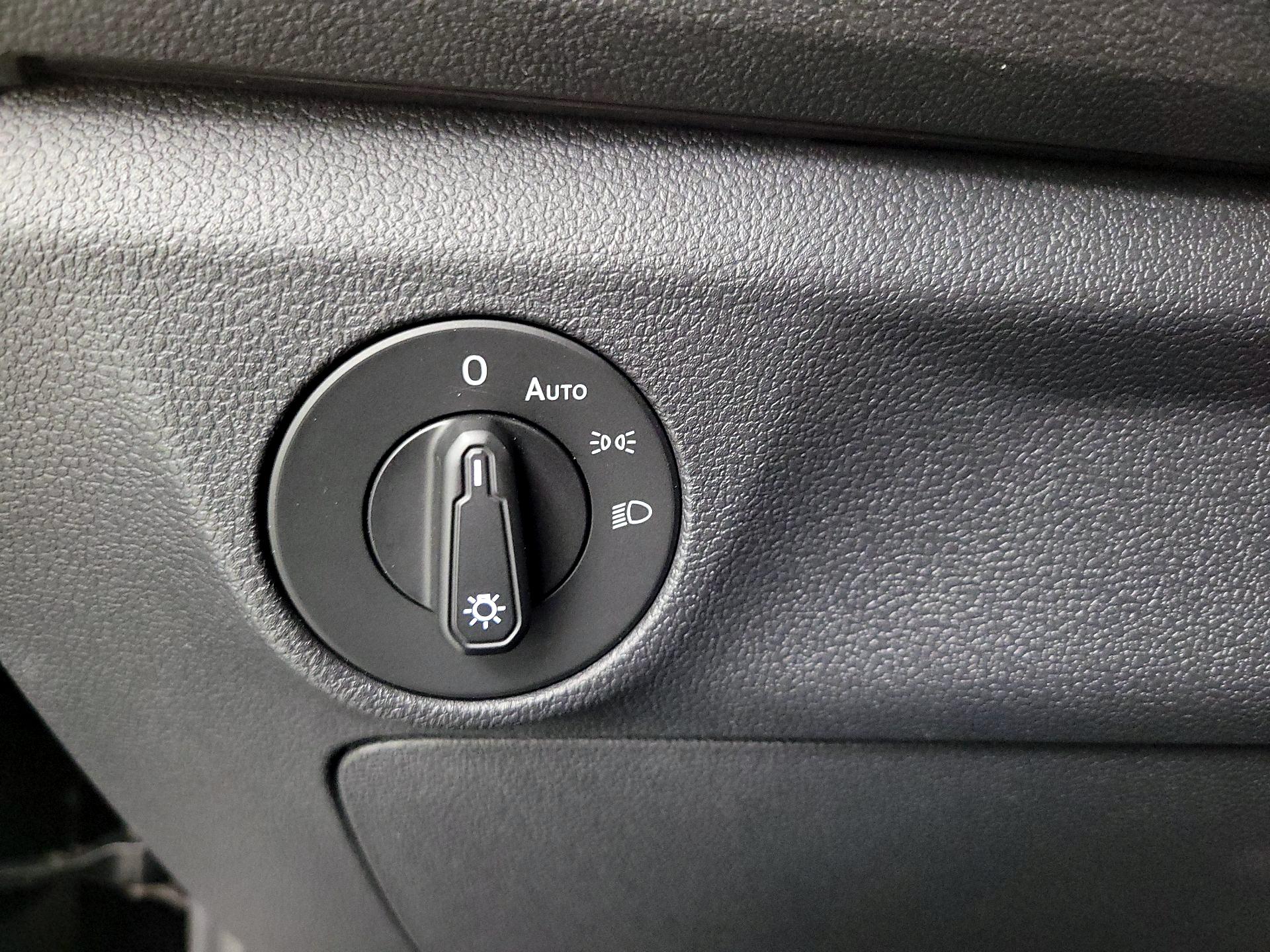 Thumbnail: 2019 Volkswagen Jetta - 13