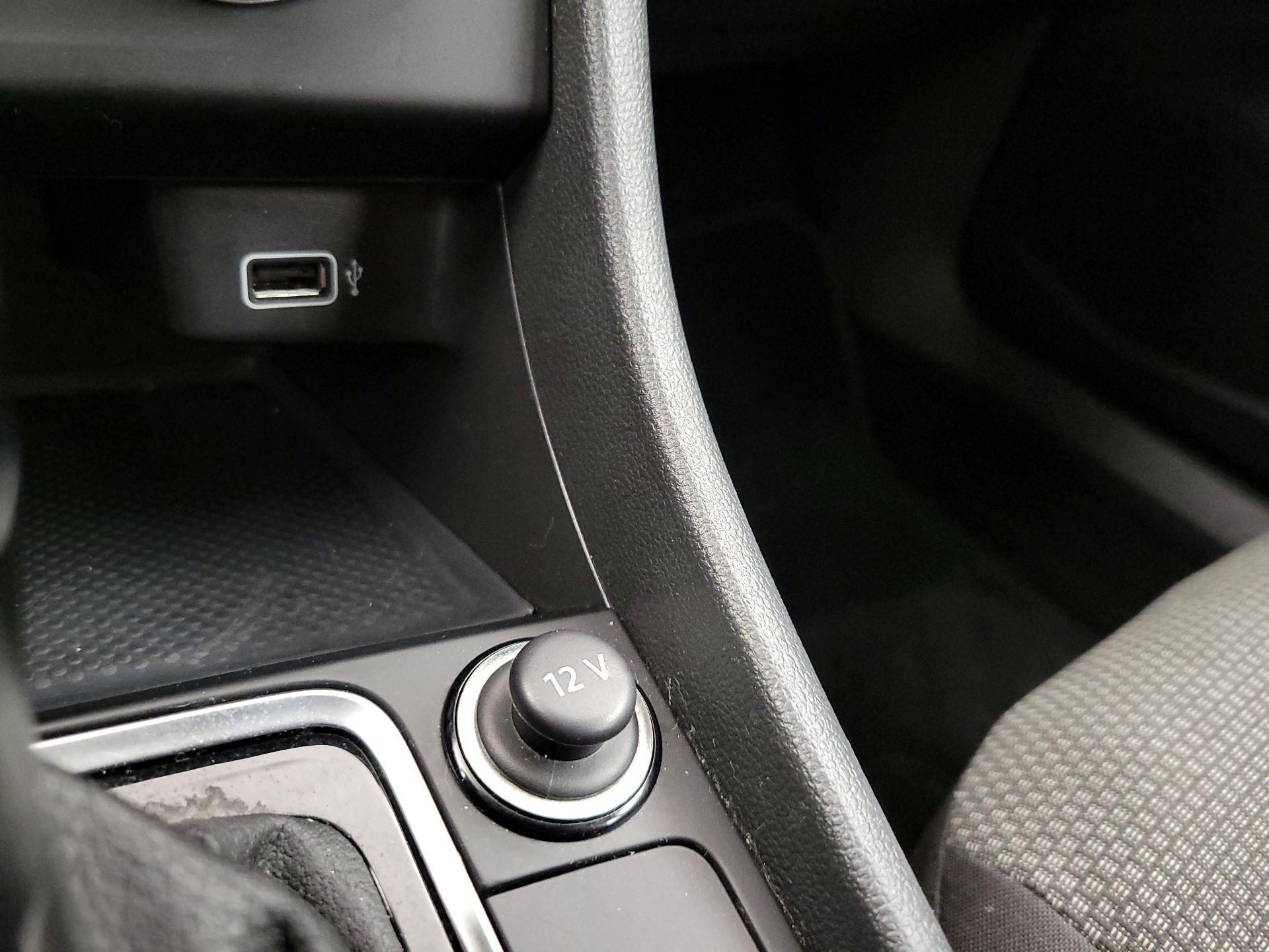 Thumbnail: 2019 Volkswagen Jetta - 18