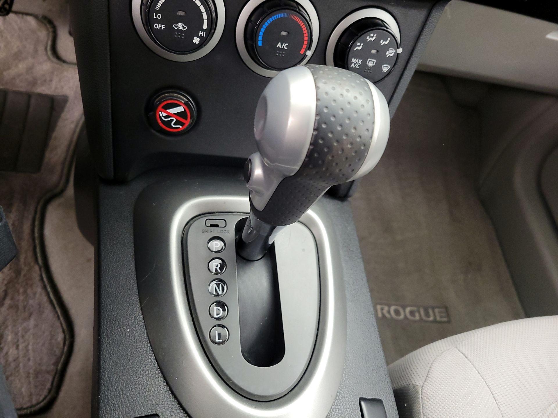 Thumbnail: 2014 Nissan Rogue - 16
